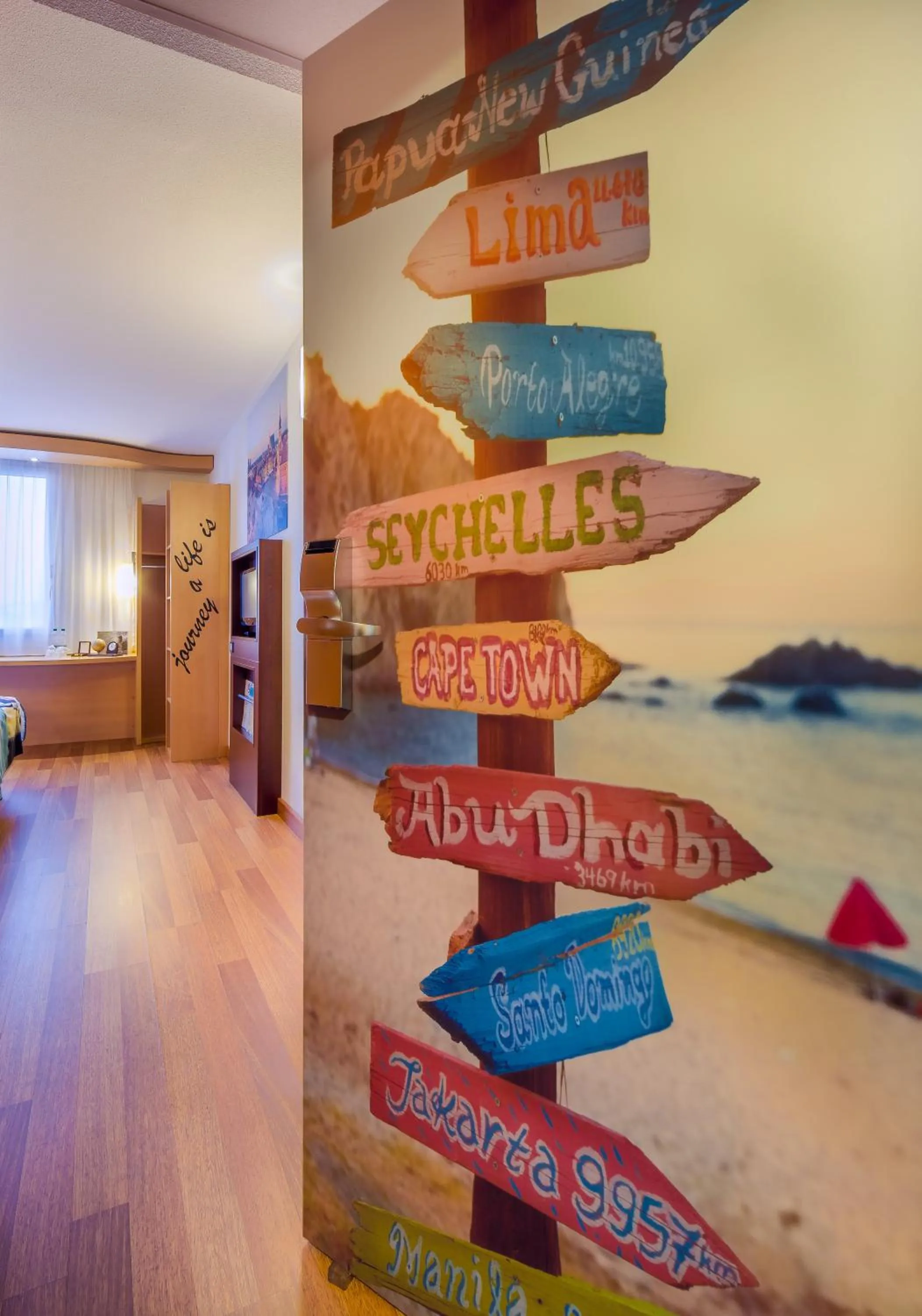 Bed in ibis Warszawa West Station