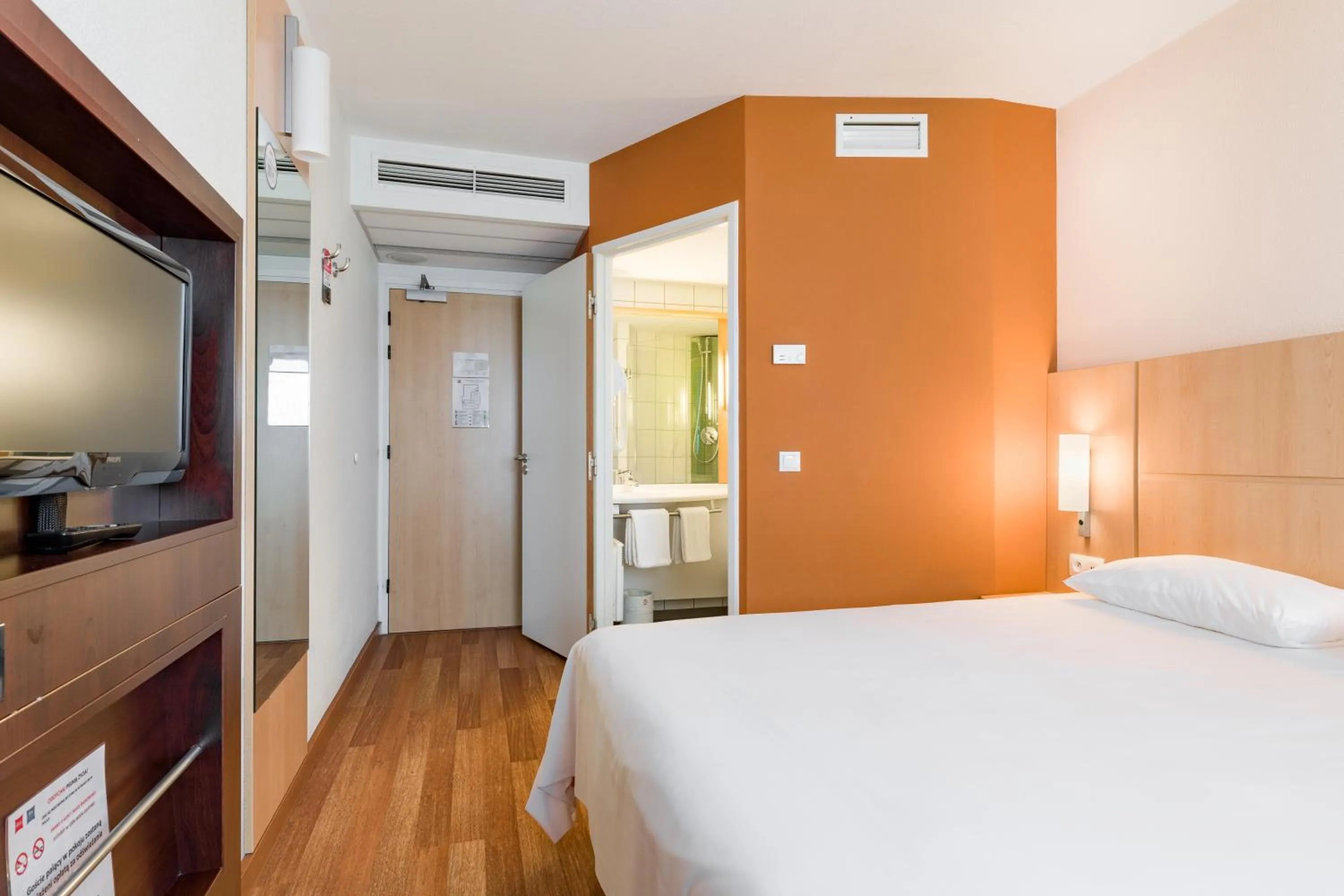 Bedroom, Bed in ibis Warszawa West Station