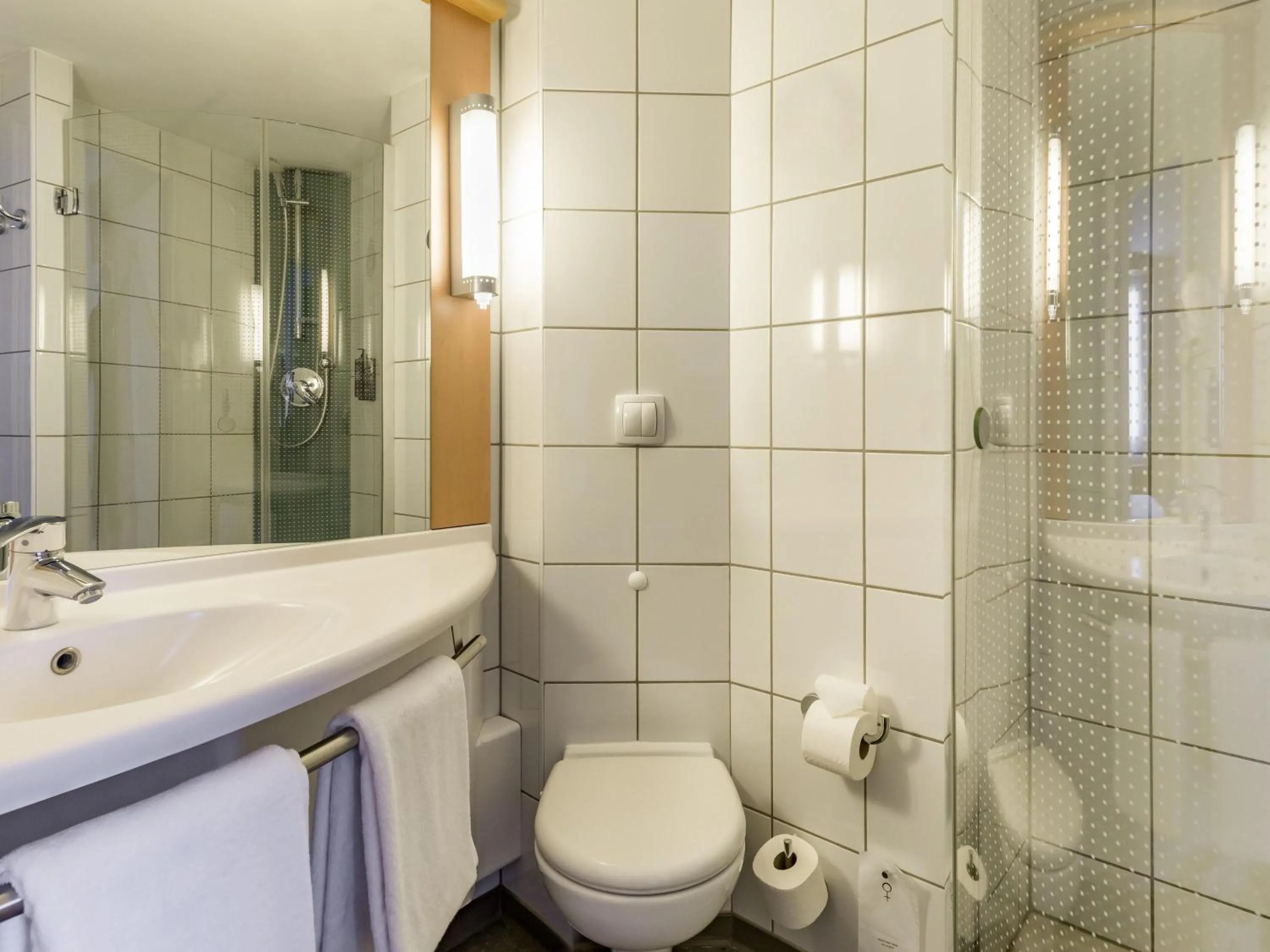 Bedroom in ibis Warszawa West Station