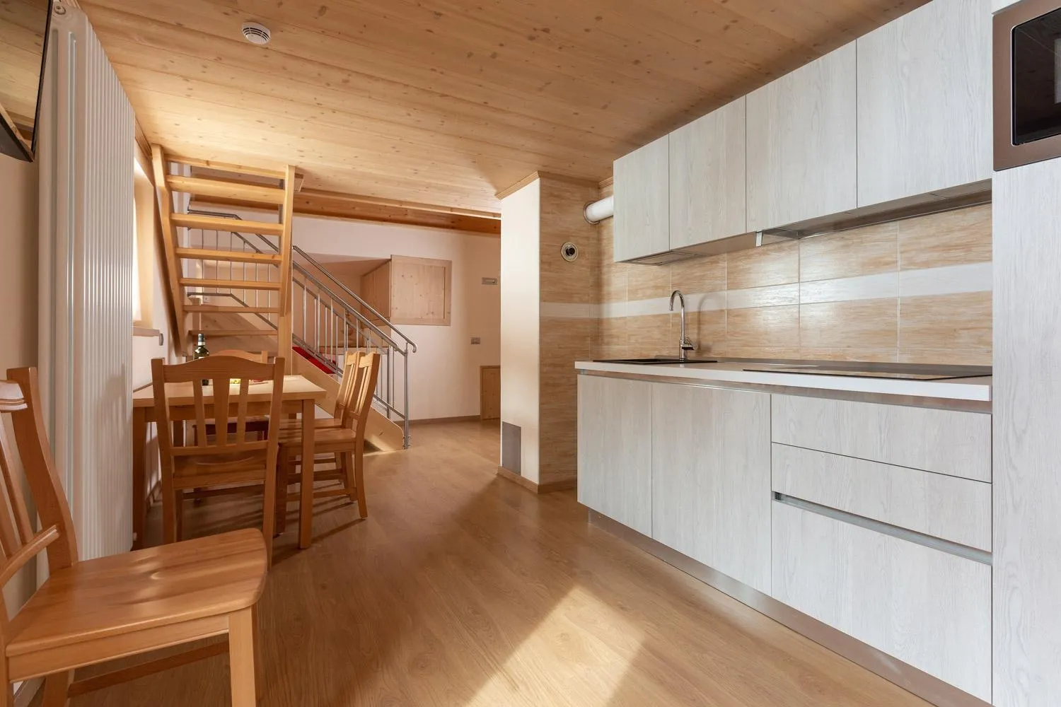 Kitchen or kitchenette in Hotel Meublè Adler - Rooms & Mountain Apartments