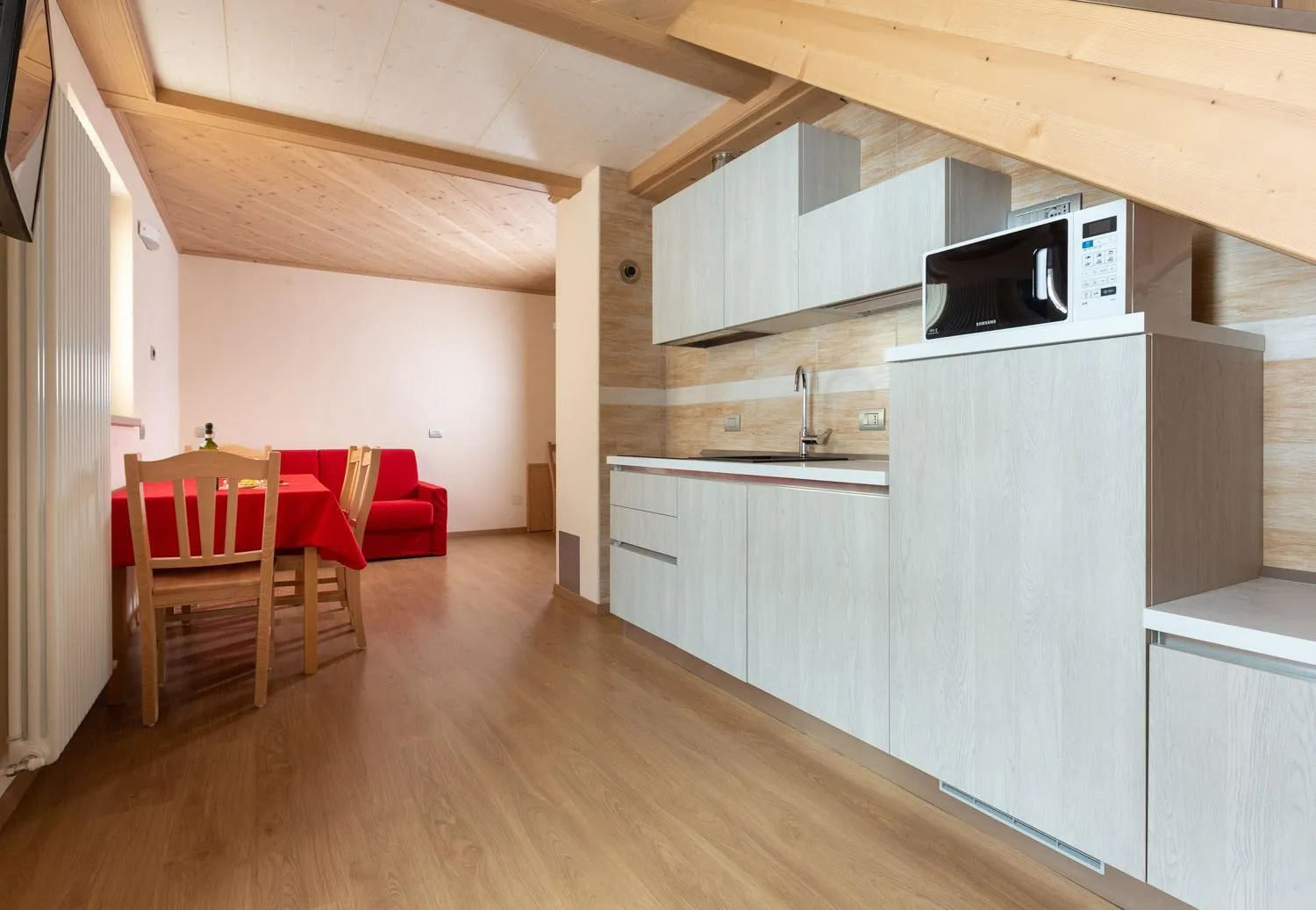 Kitchen or kitchenette in Hotel Meublè Adler - Rooms & Mountain Apartments