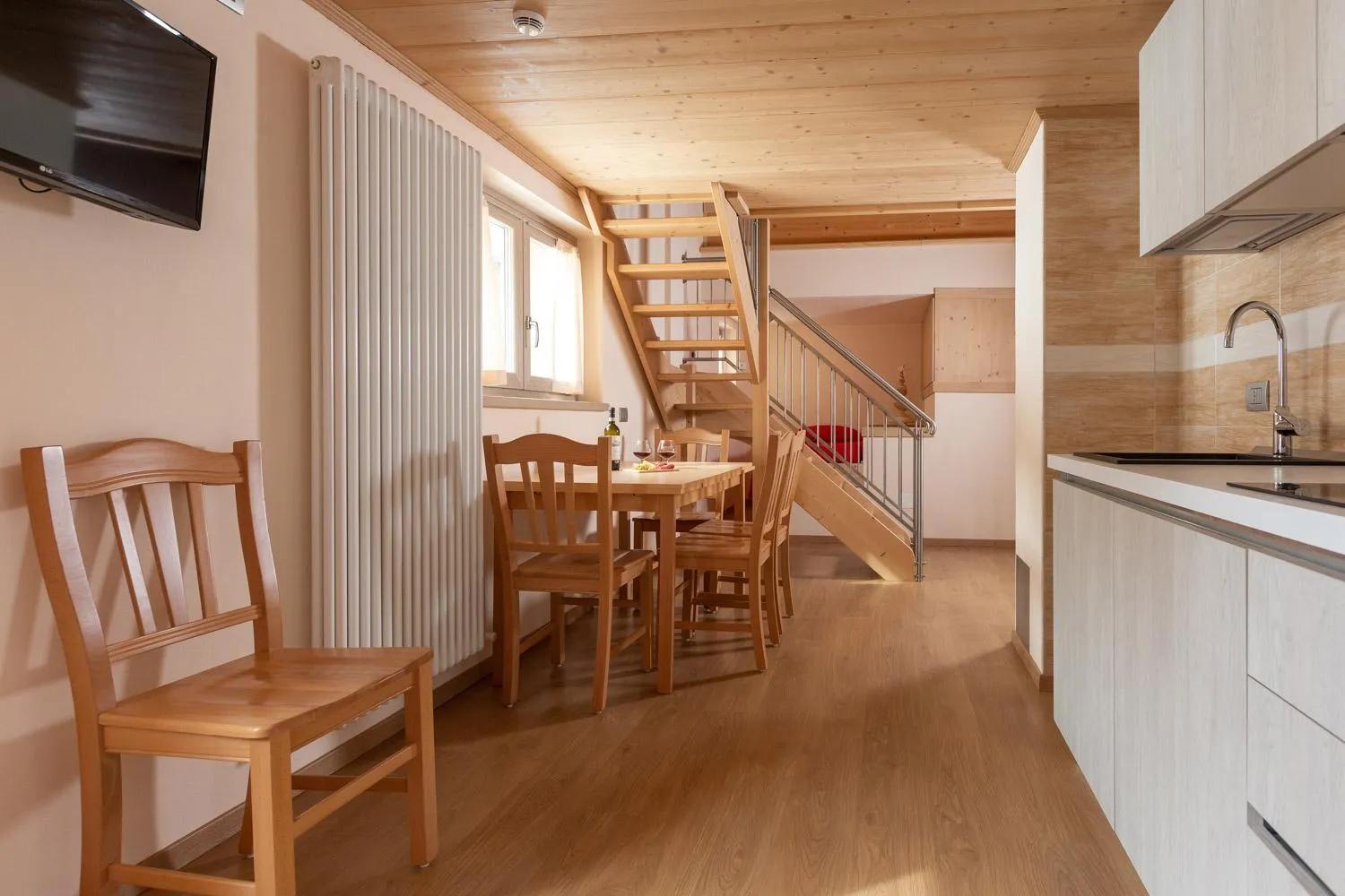 Kitchen or kitchenette in Hotel Meublè Adler - Rooms & Mountain Apartments