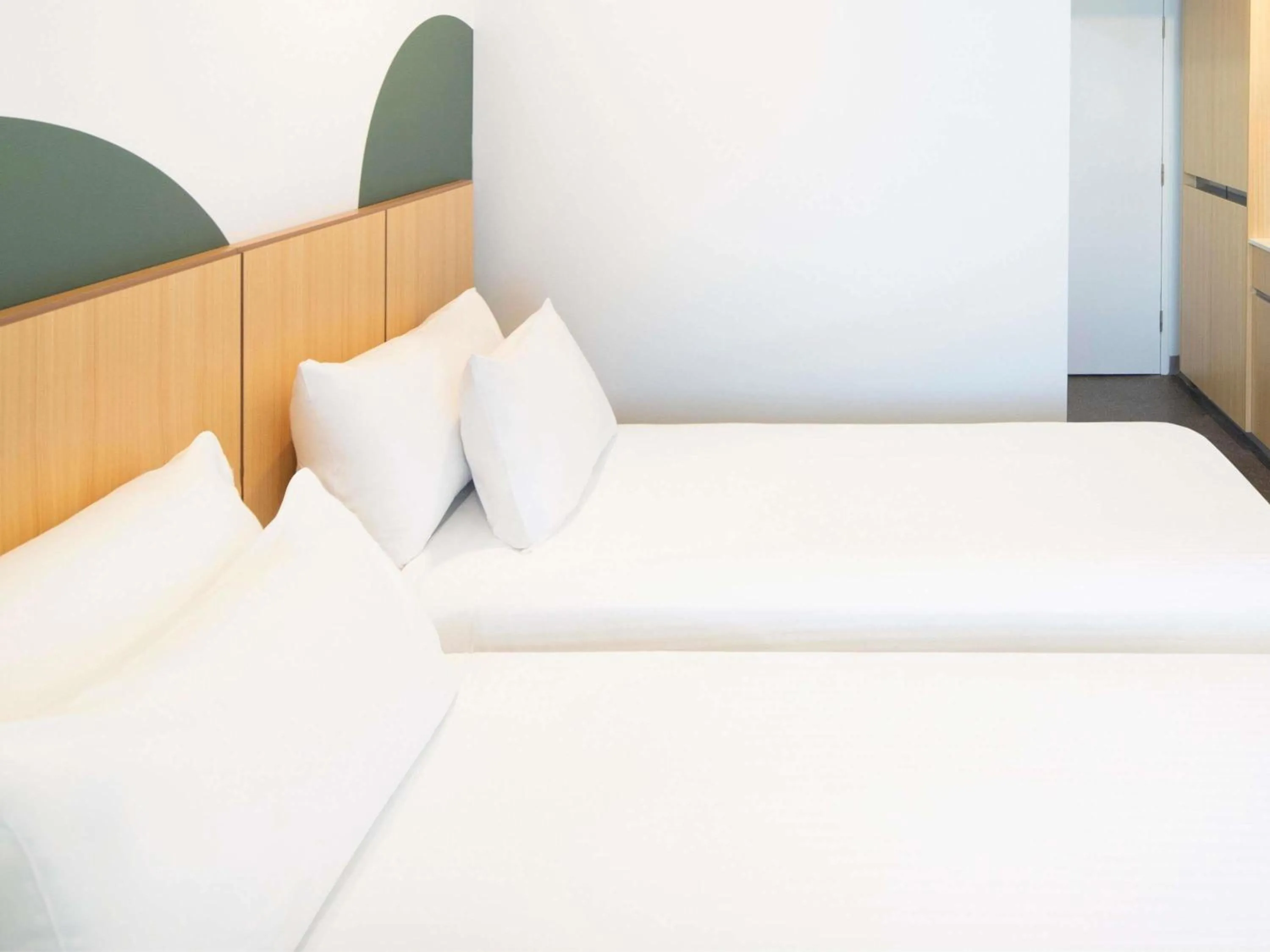 Bedroom, Bed in ibis Styles Sydney Central