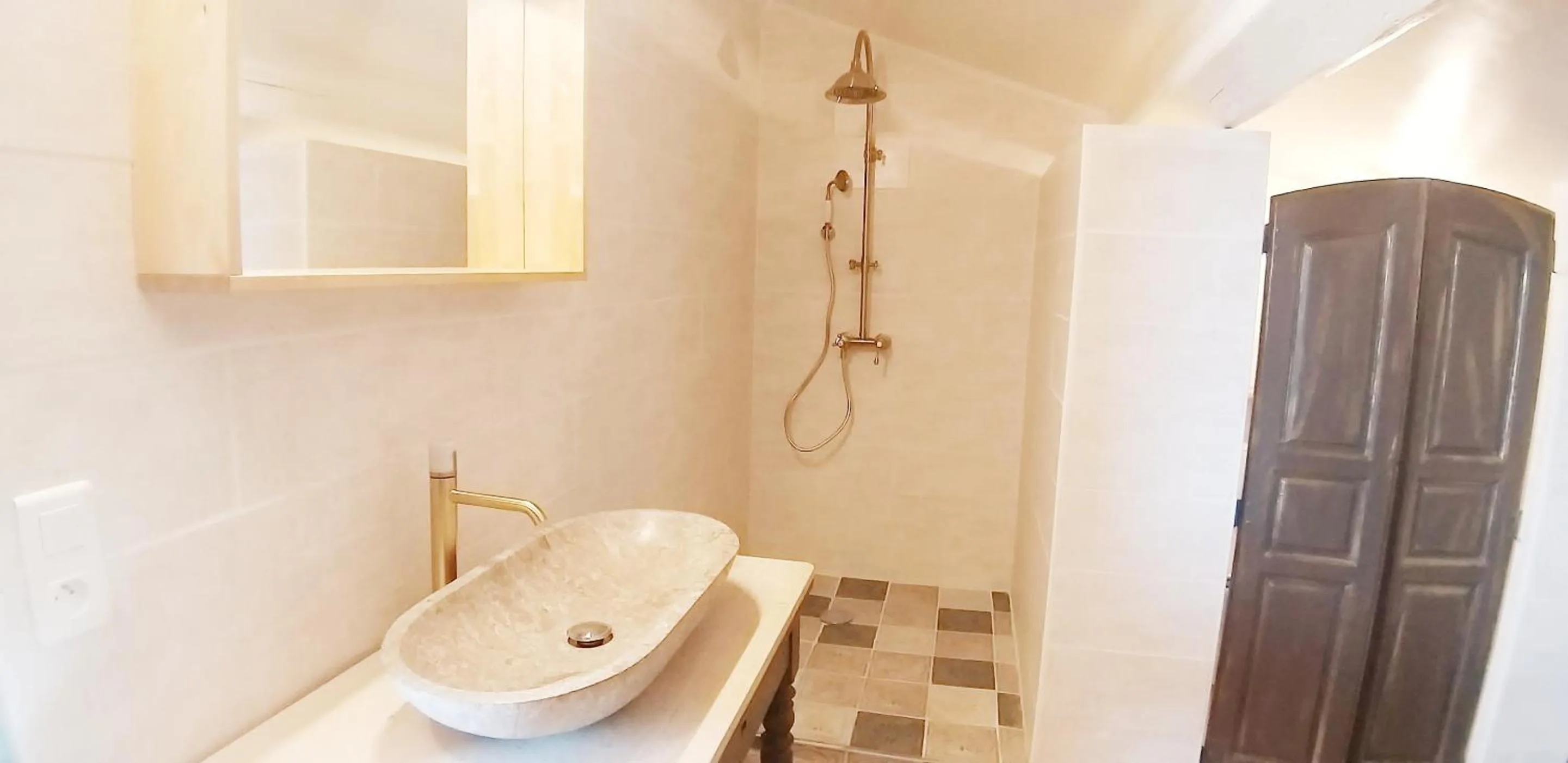 Bedroom, Bathroom in Dream House & Spa Bandol - Céline et Olivier