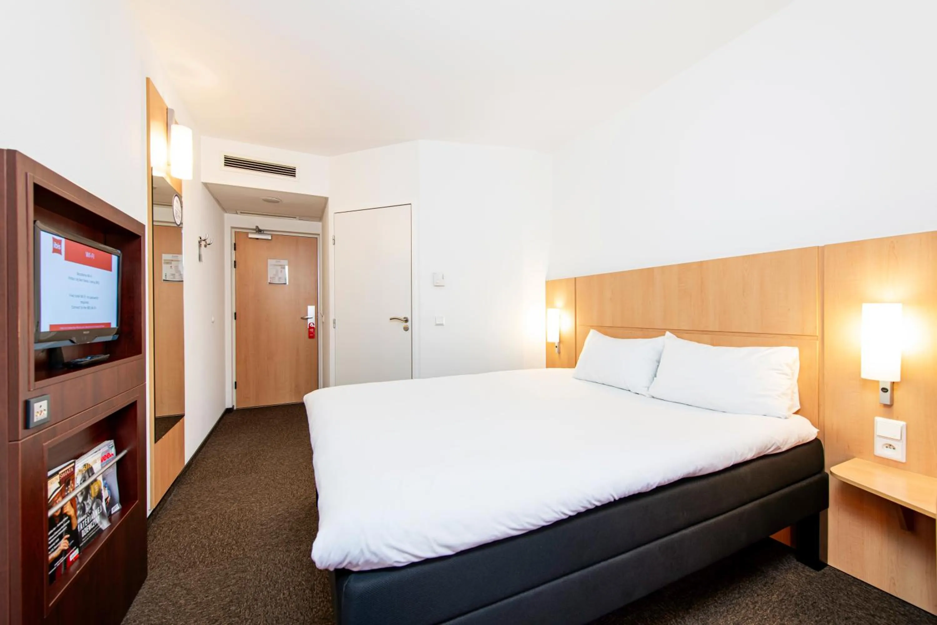 Bed in Ibis Kraków Stare Miasto