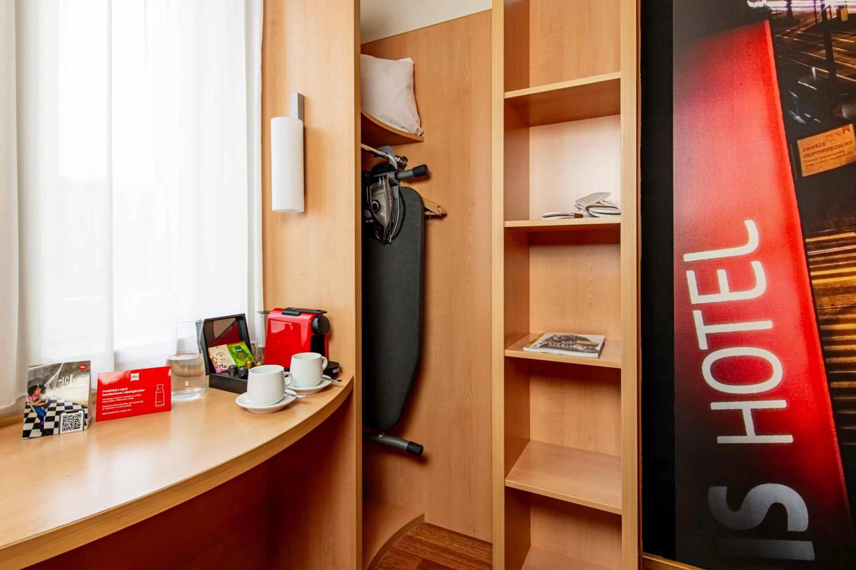 furniture in Ibis Kraków Stare Miasto