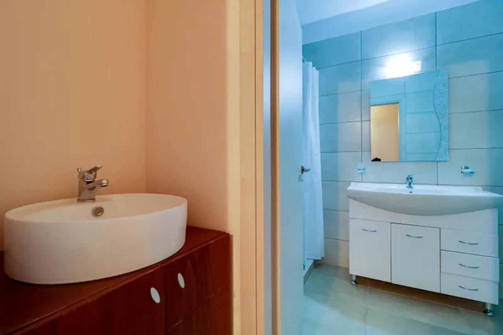 Bathroom in Calamos Beach Family Club