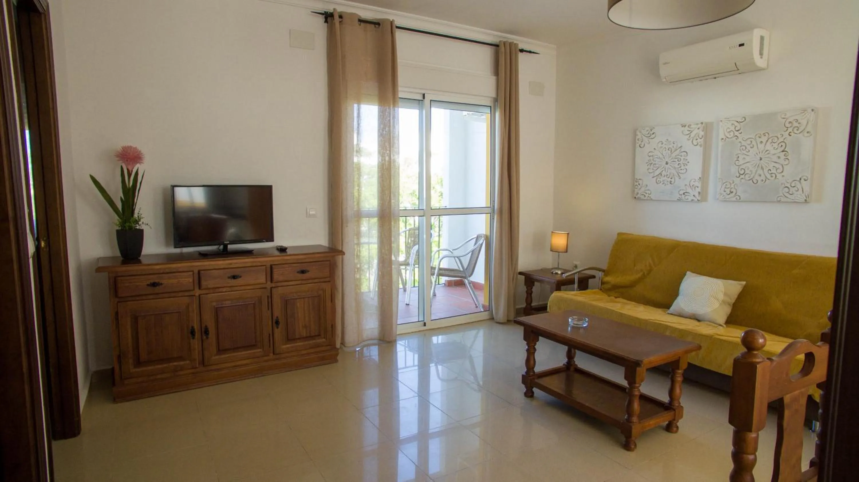 Apartamentos Conil Alquila