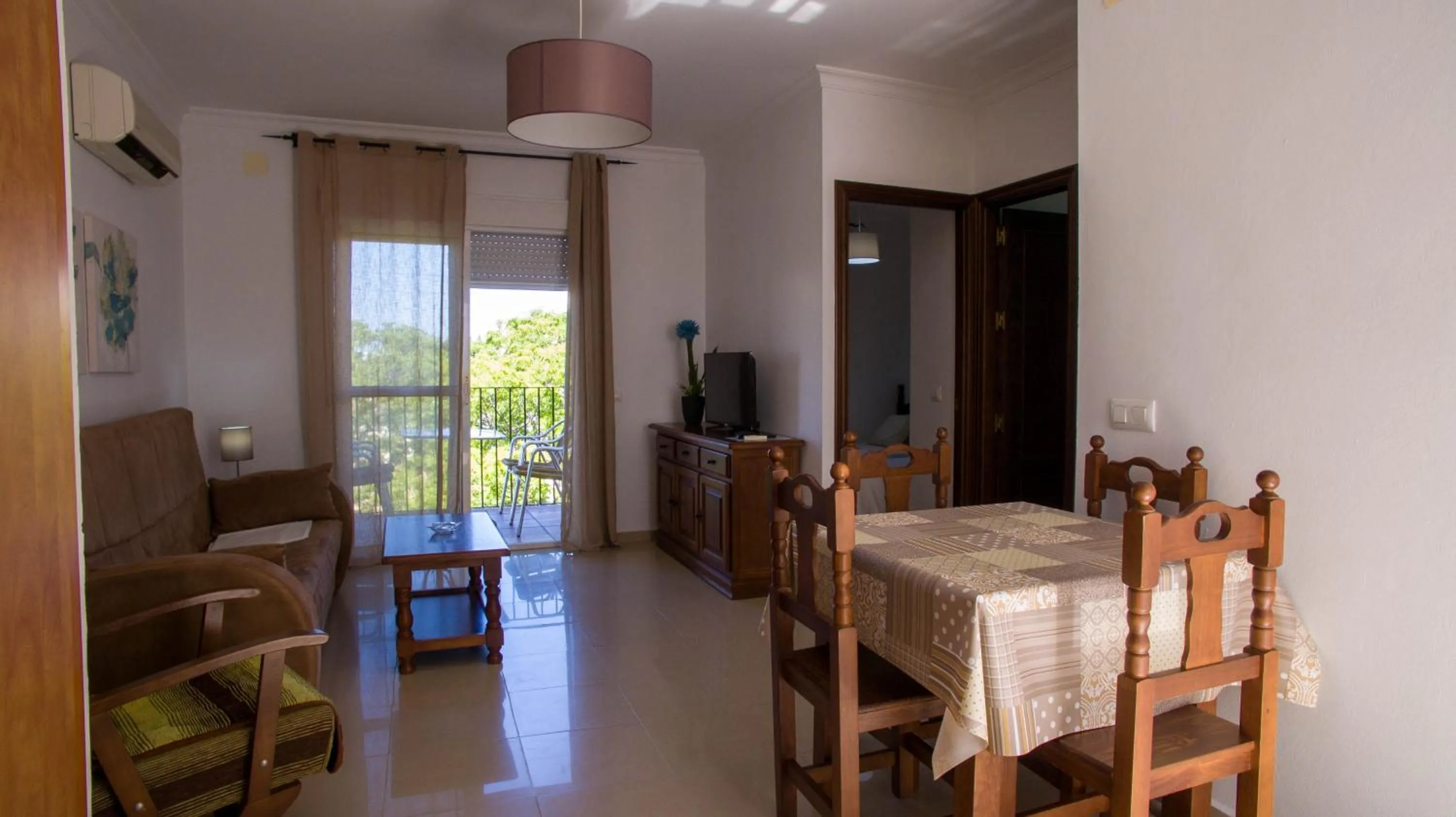 Apartamentos Conil Alquila
