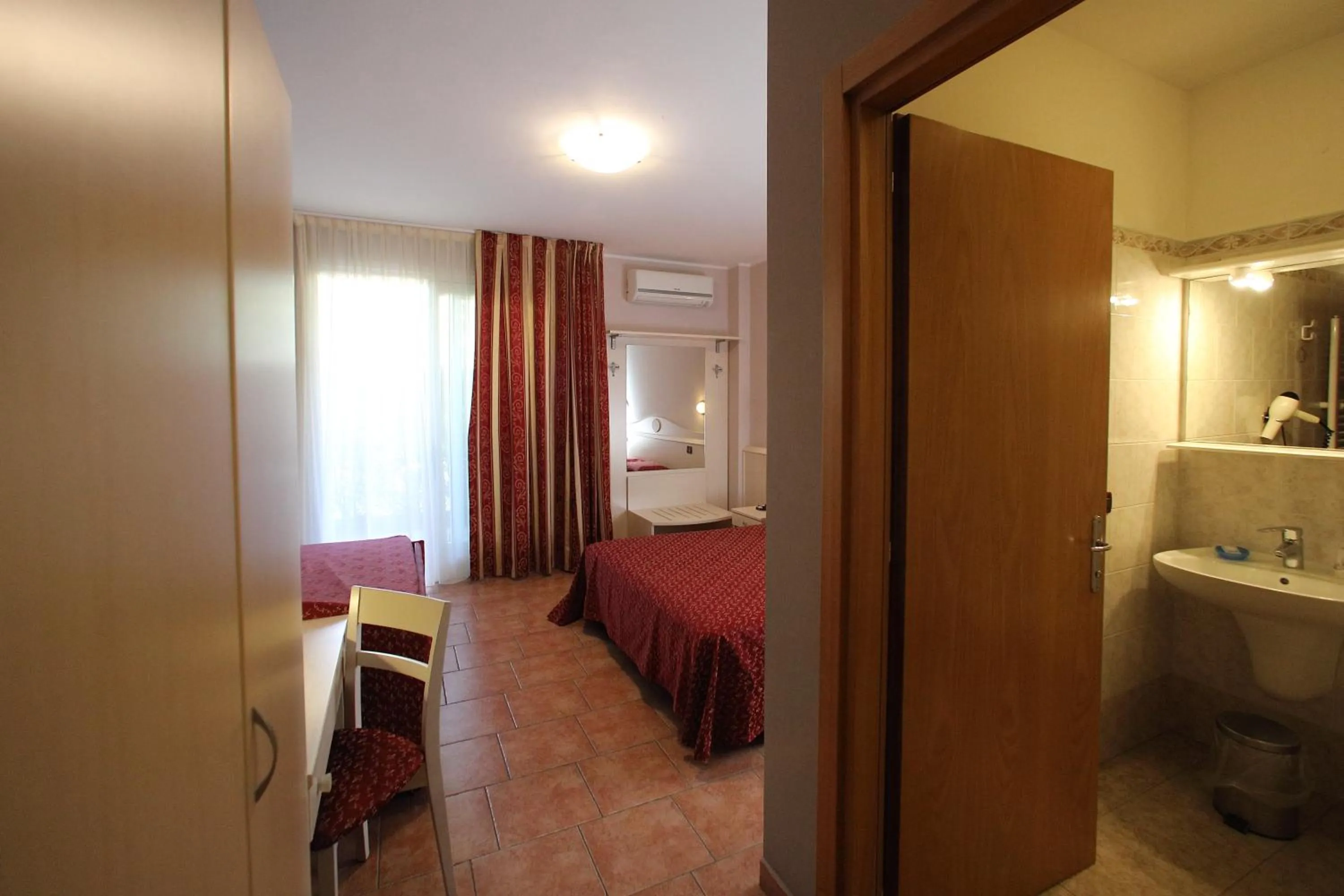 Photo of the whole room, Bed in Hotel Campanello