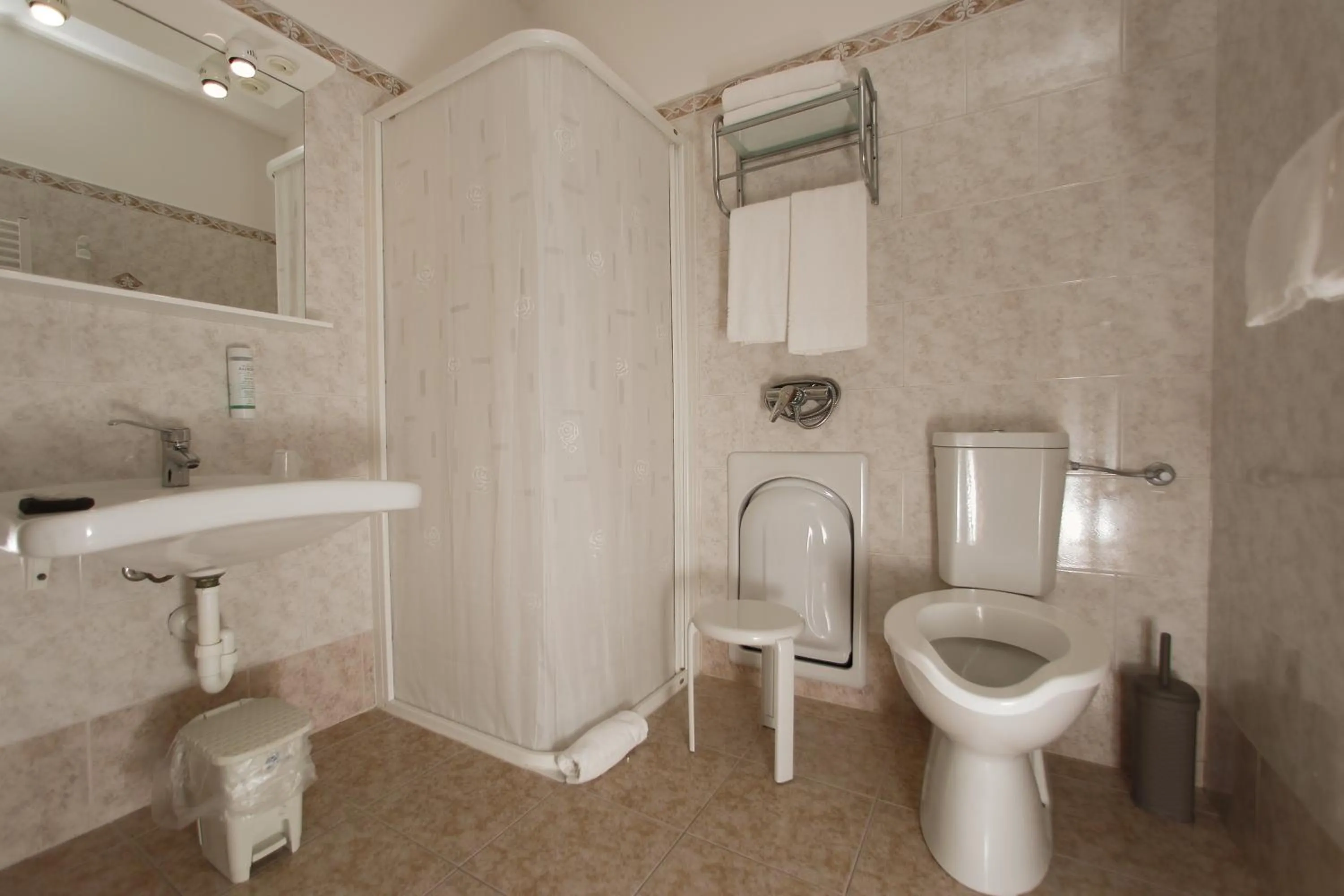 Shower in Hotel Campanello