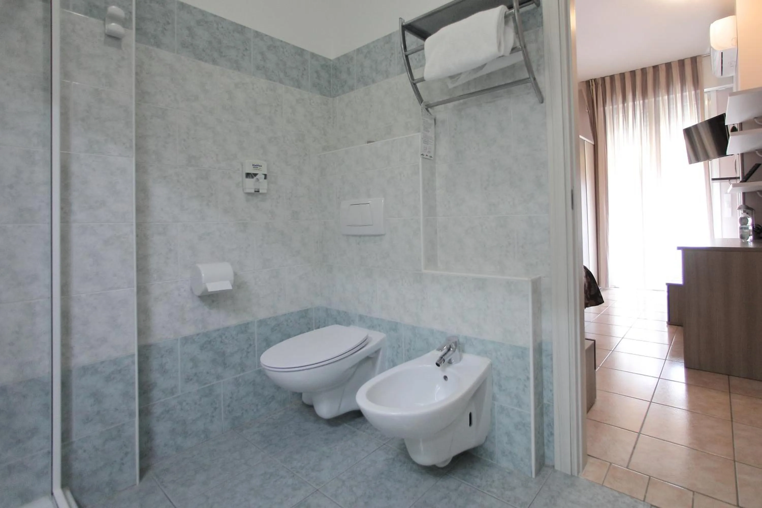 Shower in Hotel Campanello