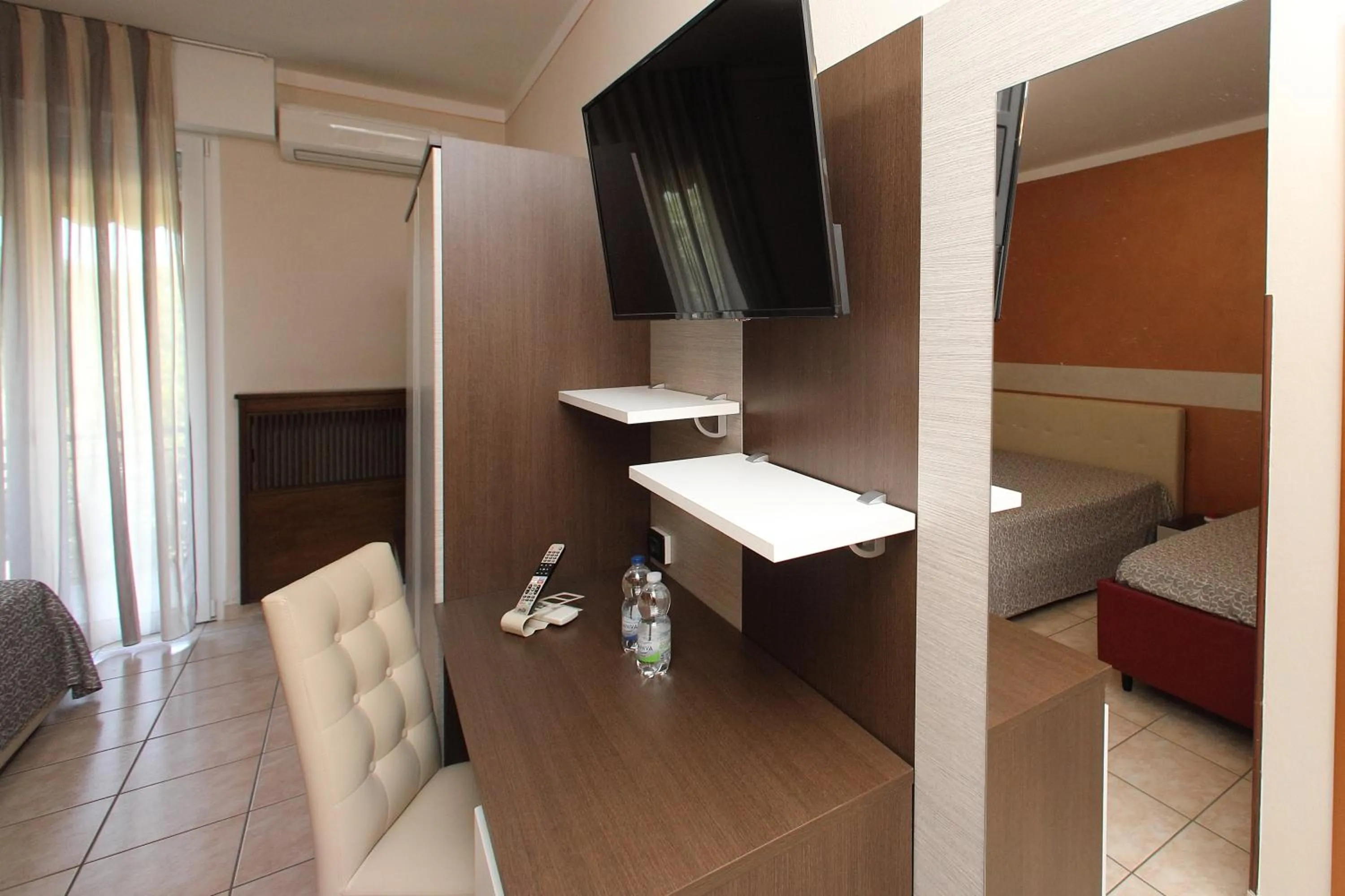 TV and multimedia in Hotel Campanello