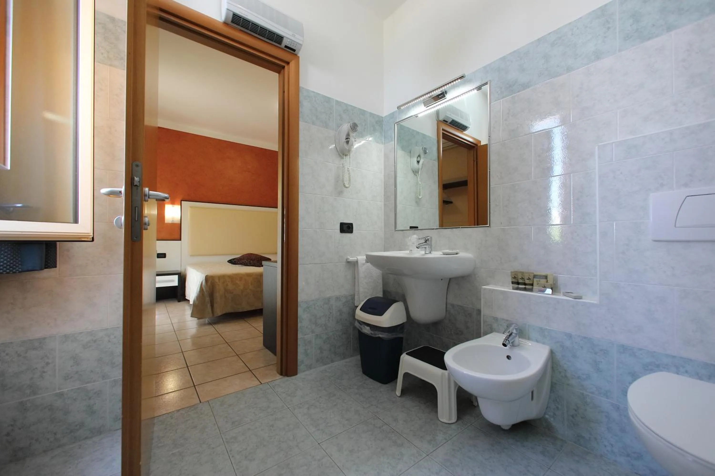 Shower in Hotel Campanello