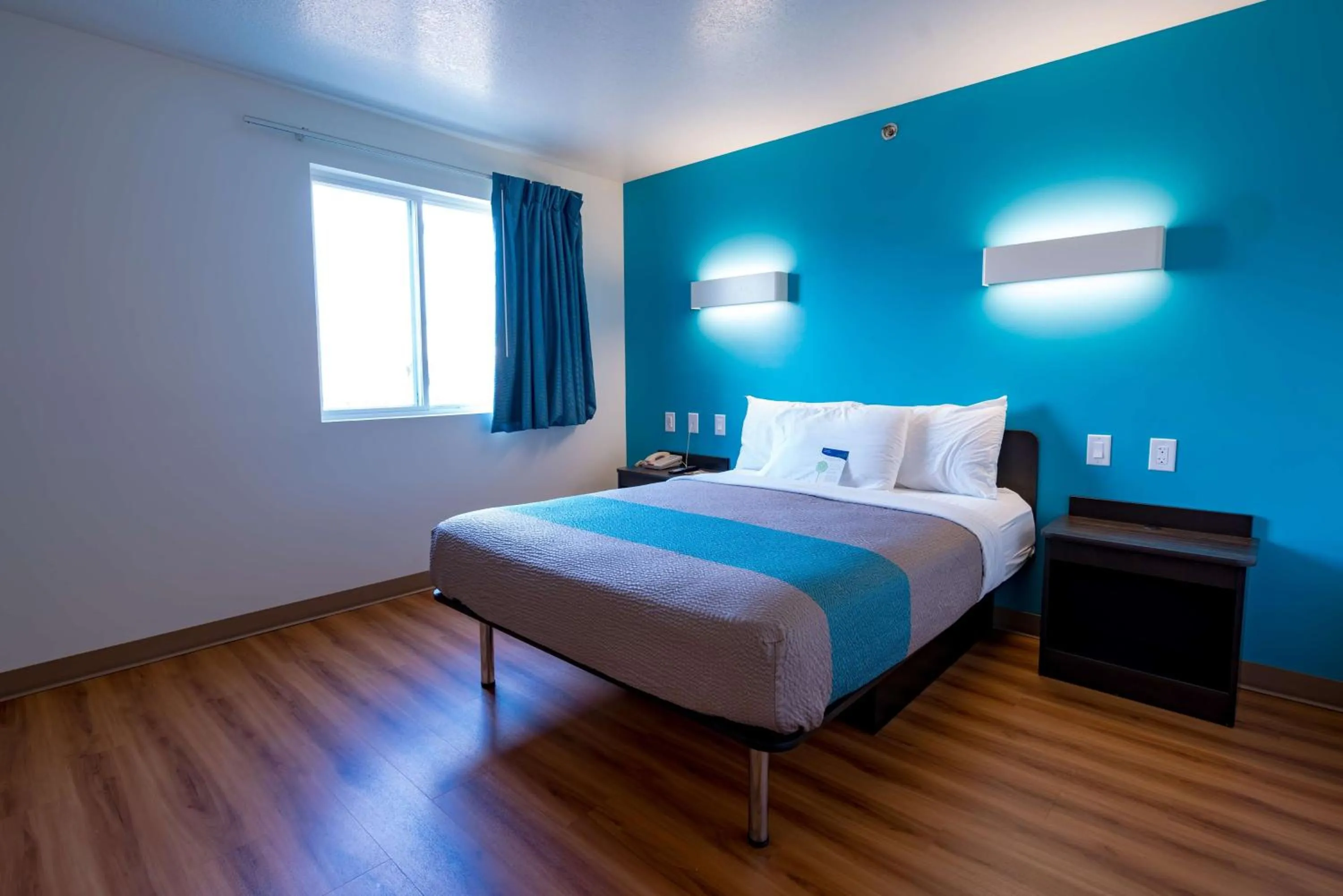 Photo of the whole room, Bed in Motel 6-Pottstown, PA