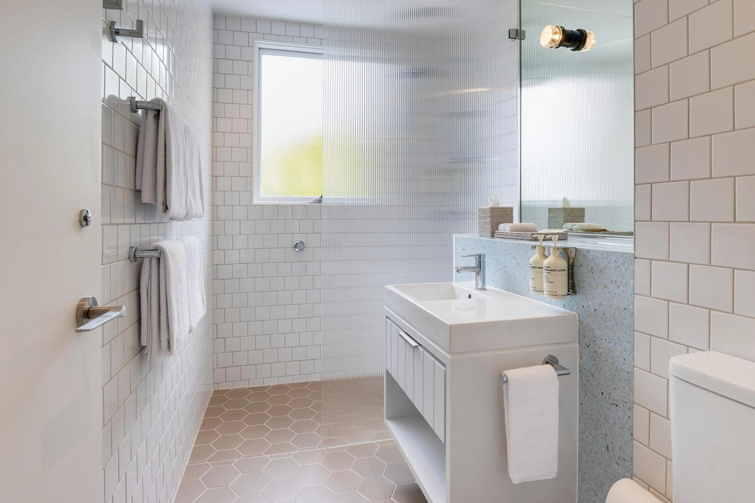 Shower in Adina Apartment Hotel Chippendale