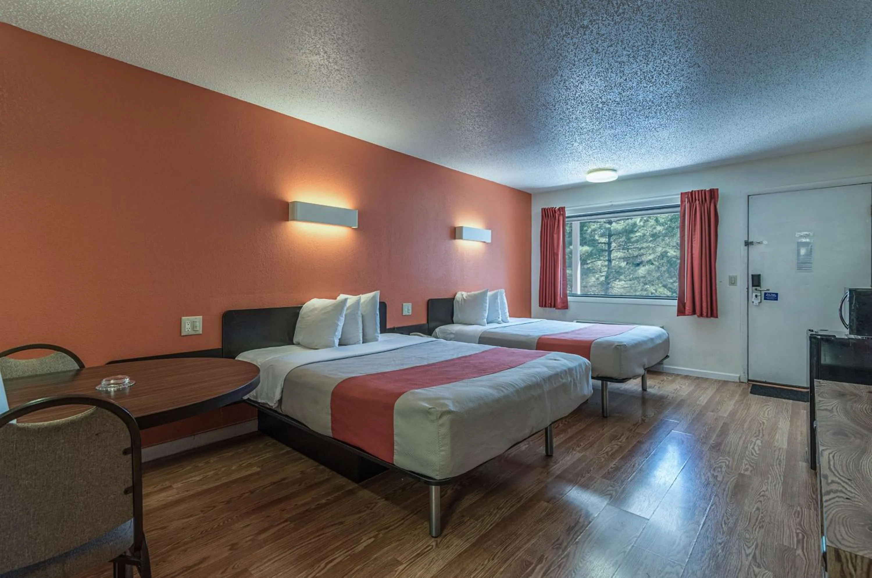 TV and multimedia, Bed in MOTEL 6 - Albany, NY - Airport