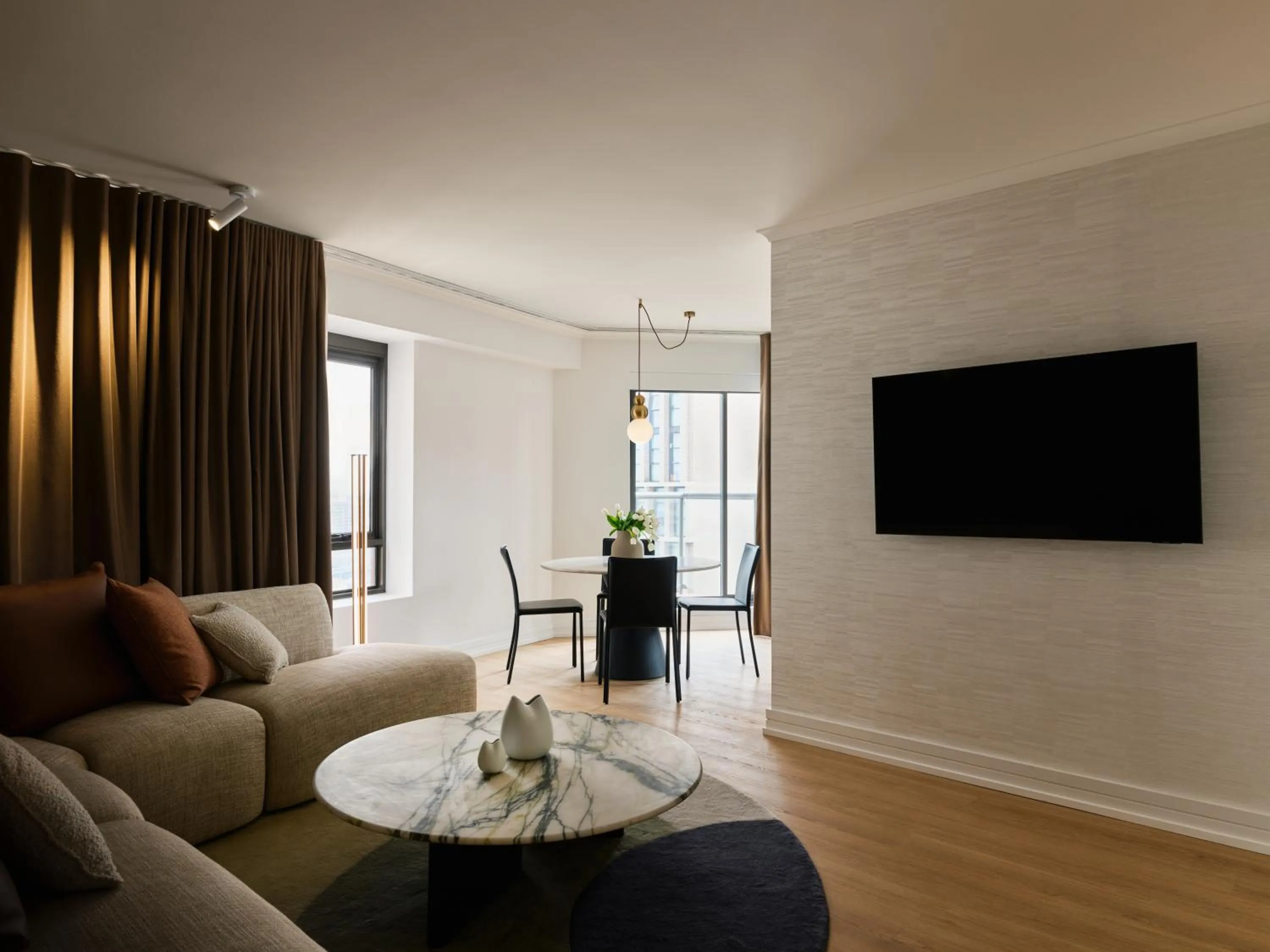 Communal lounge/ TV room in Adina Apartment Hotel Sydney Town Hall