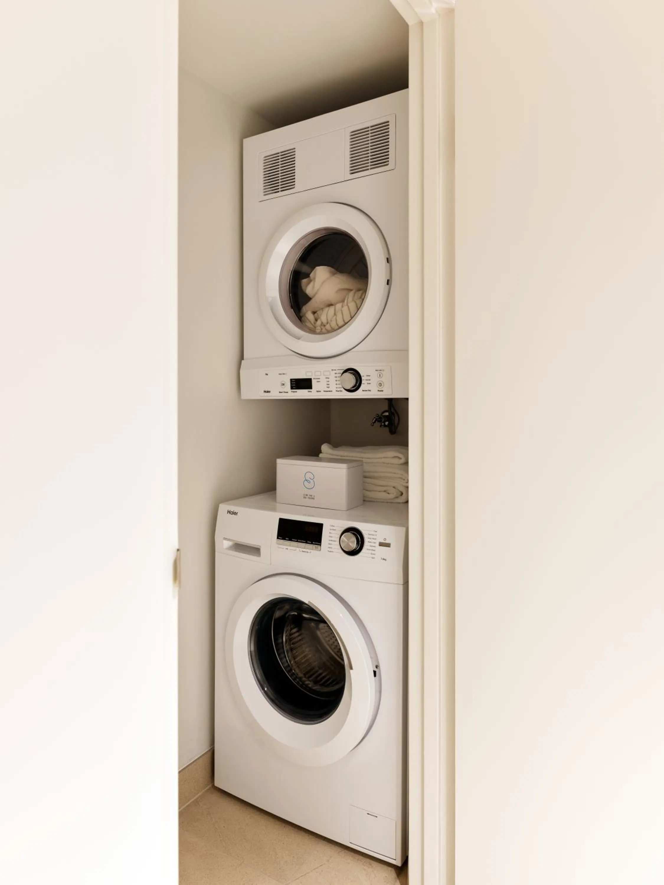 laundry in Adina Apartment Hotel Sydney Town Hall