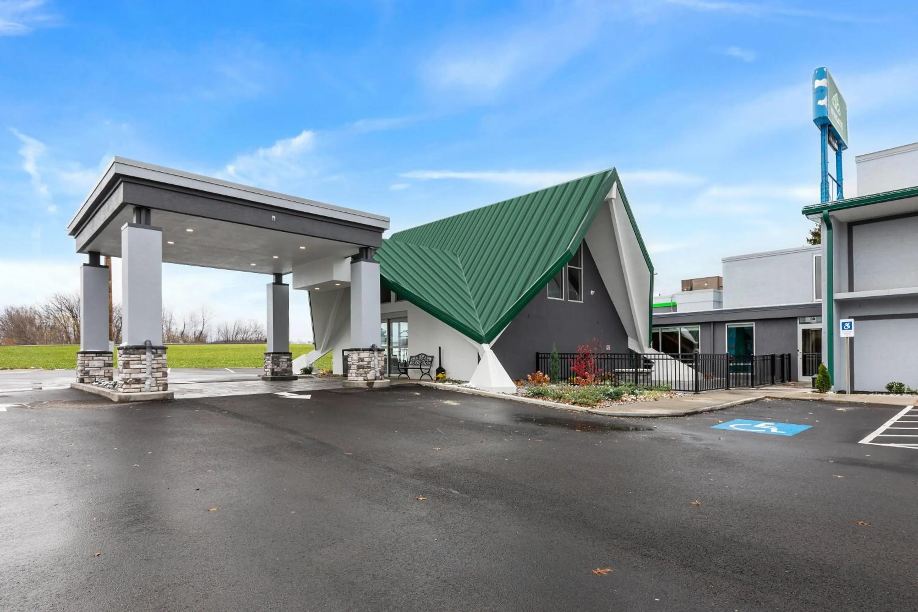 Property building in Wingate by Wyndham Geneva at SPIRE Academy