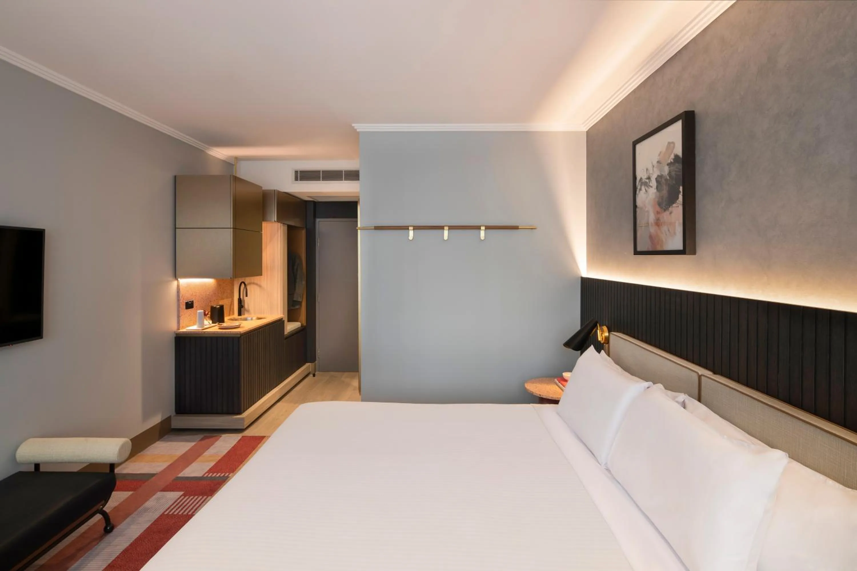 Photo of the whole room, Bed in The Sebel Sydney Martin Place