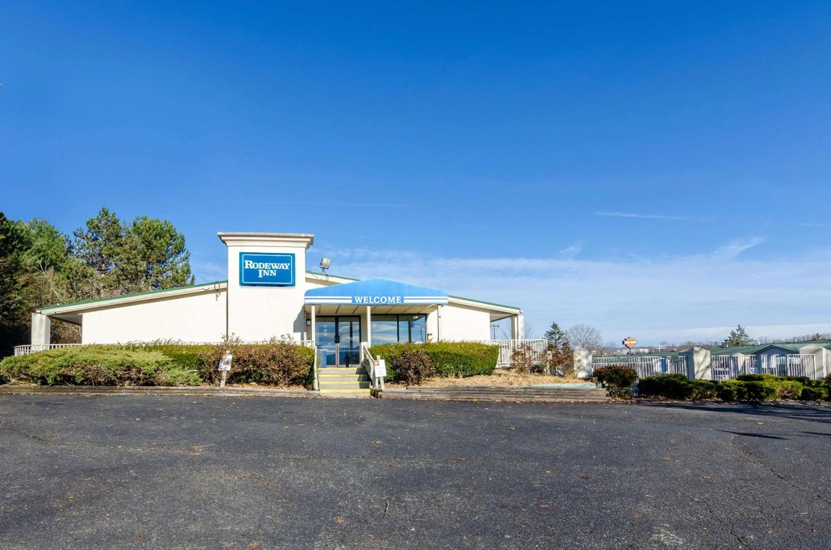 Property building in Rodeway Inn