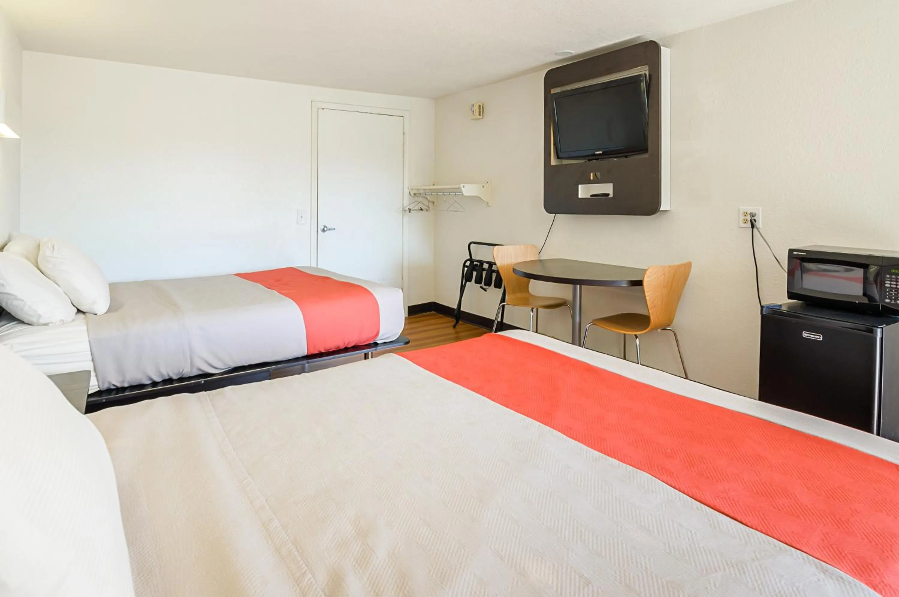 Bedroom in Rodeway Inn