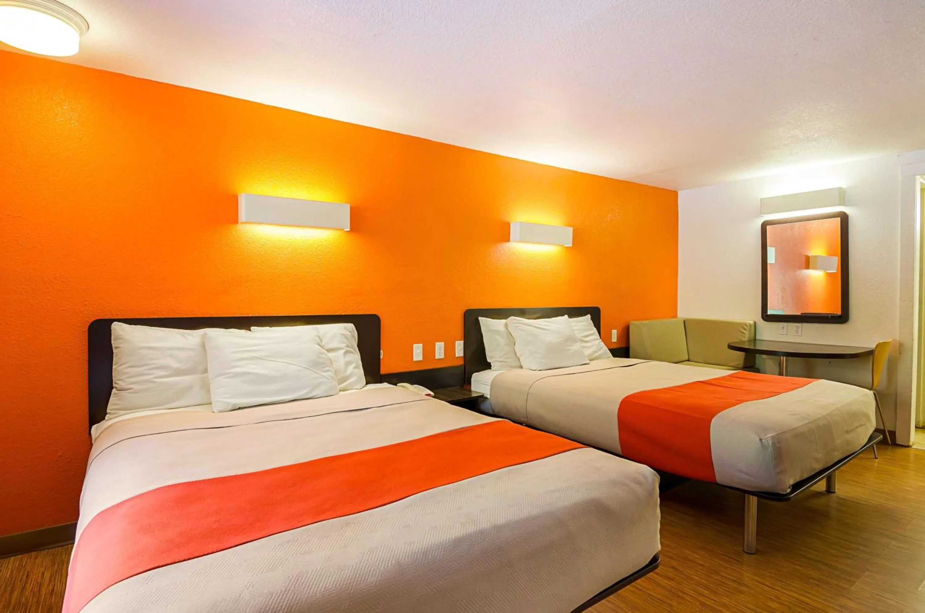 Photo of the whole room in Rodeway Inn