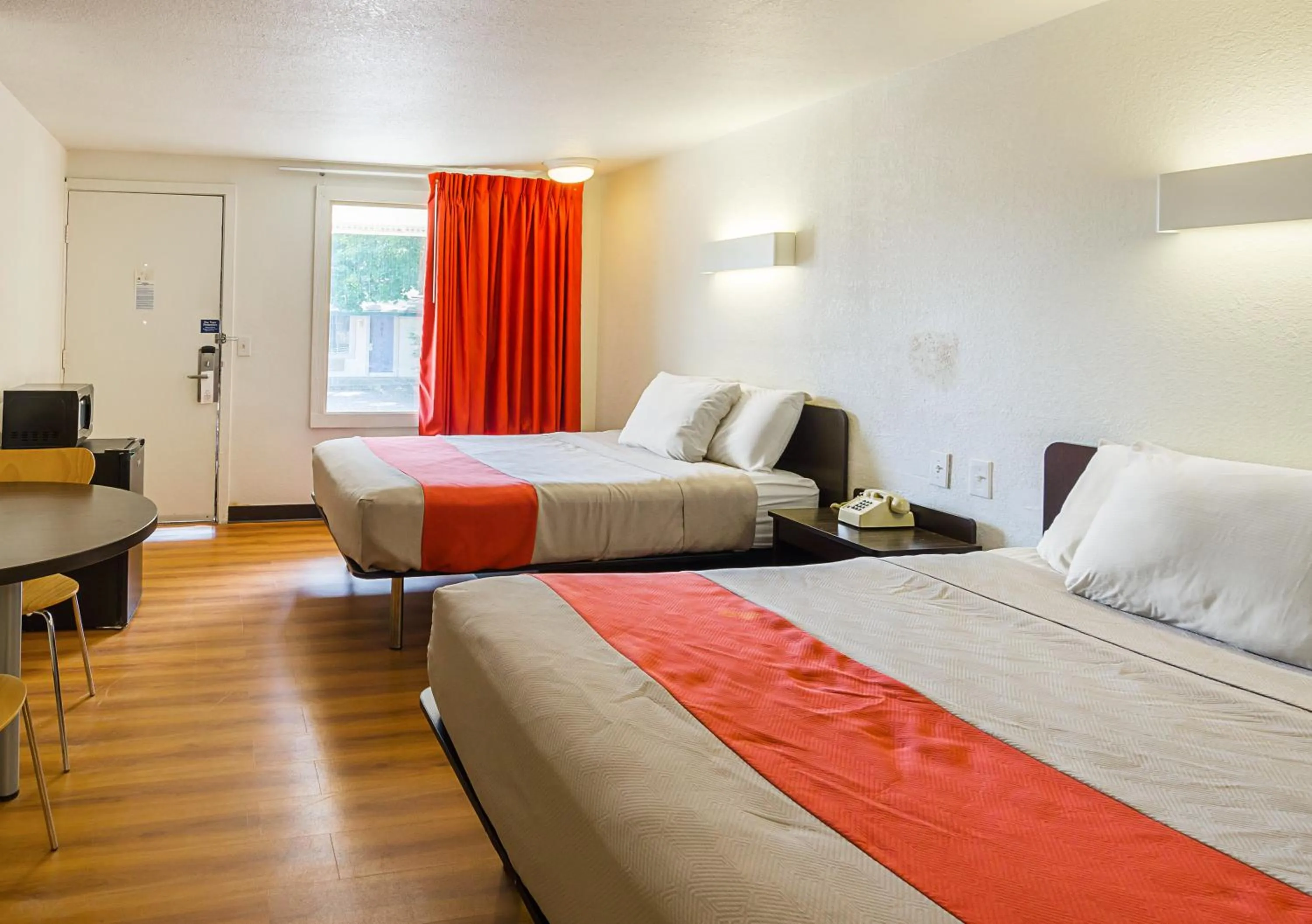 Bedroom in Rodeway Inn