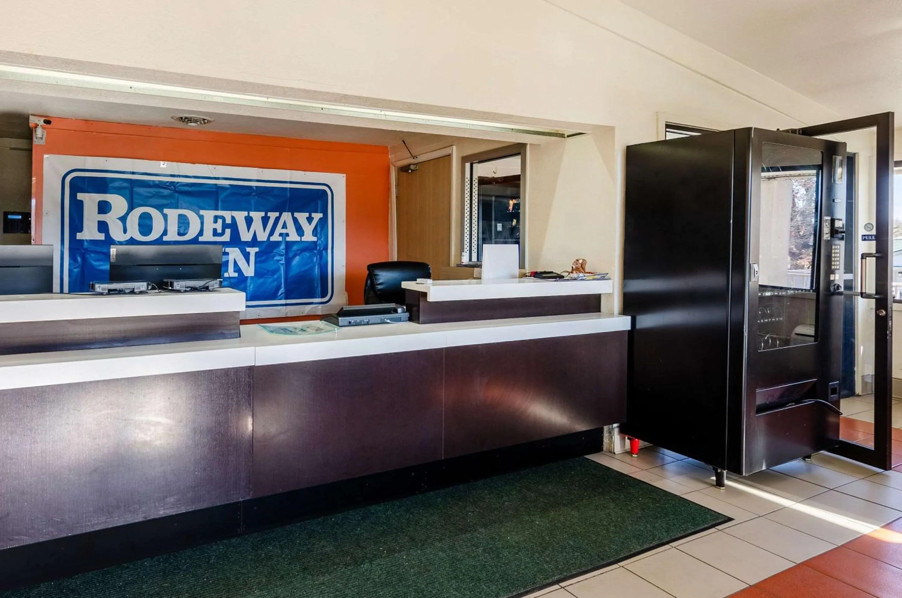 Lobby or reception in Rodeway Inn