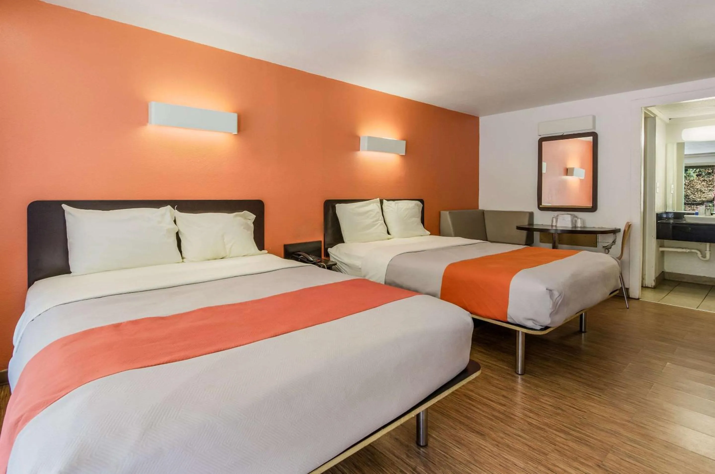 Photo of the whole room in Rodeway Inn