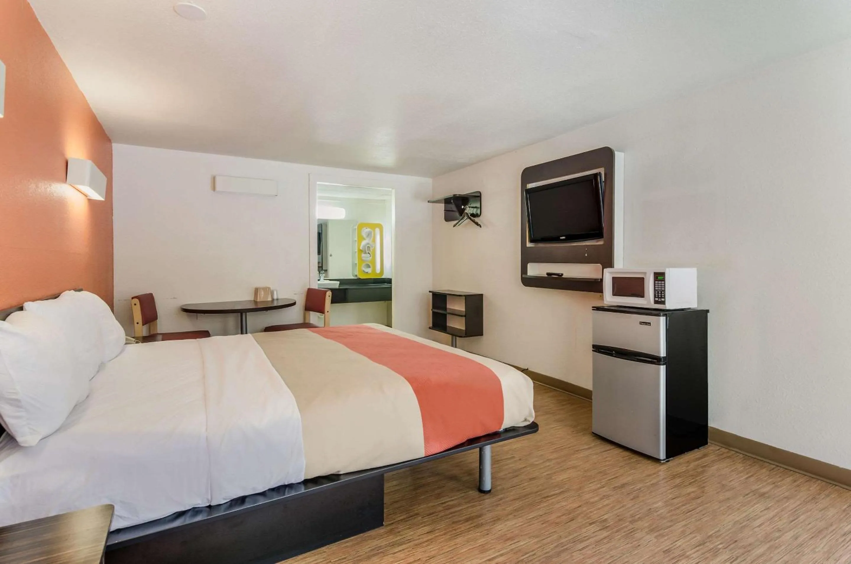 Photo of the whole room in Rodeway Inn