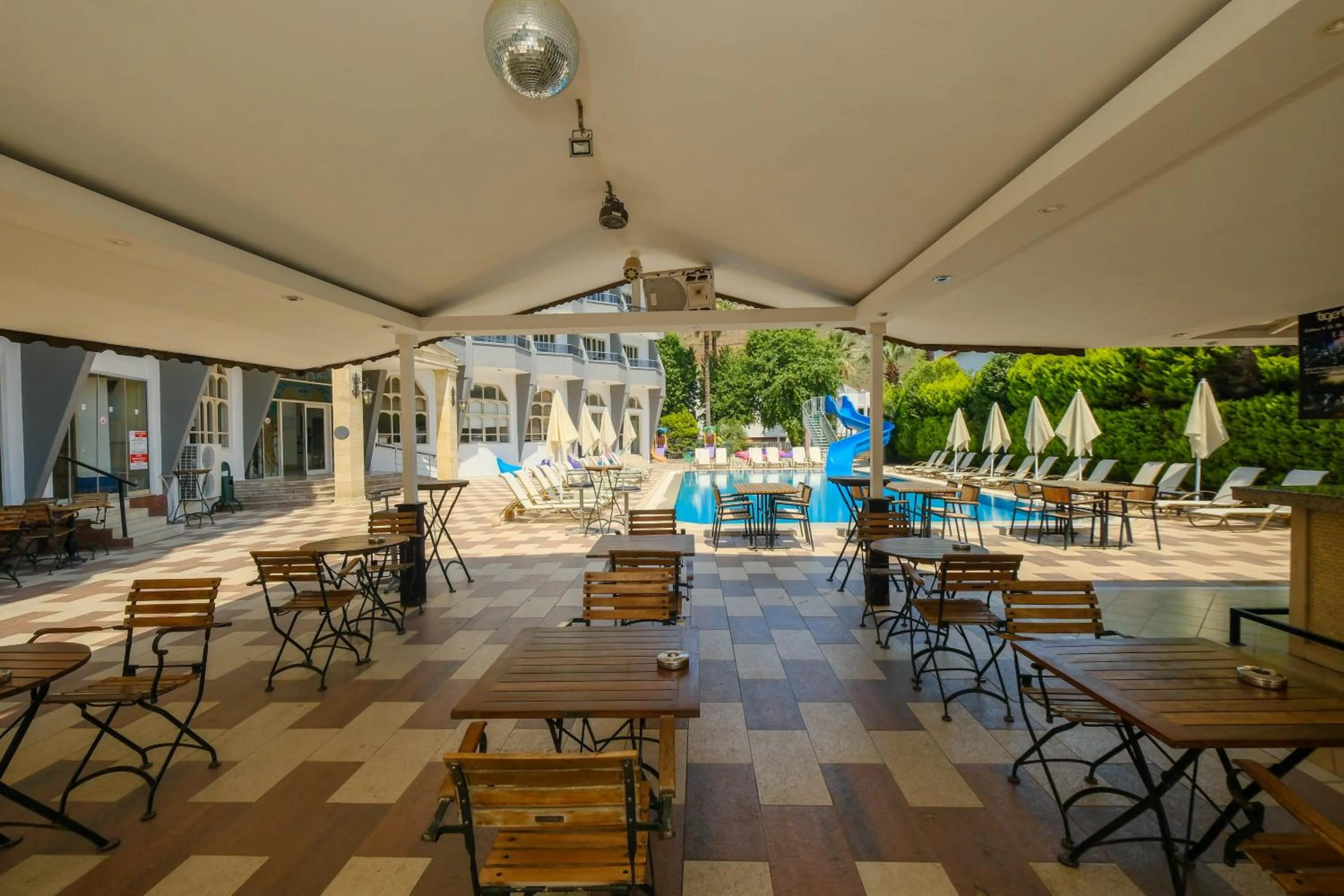 Restaurant/places to eat in Club Selen icmeler