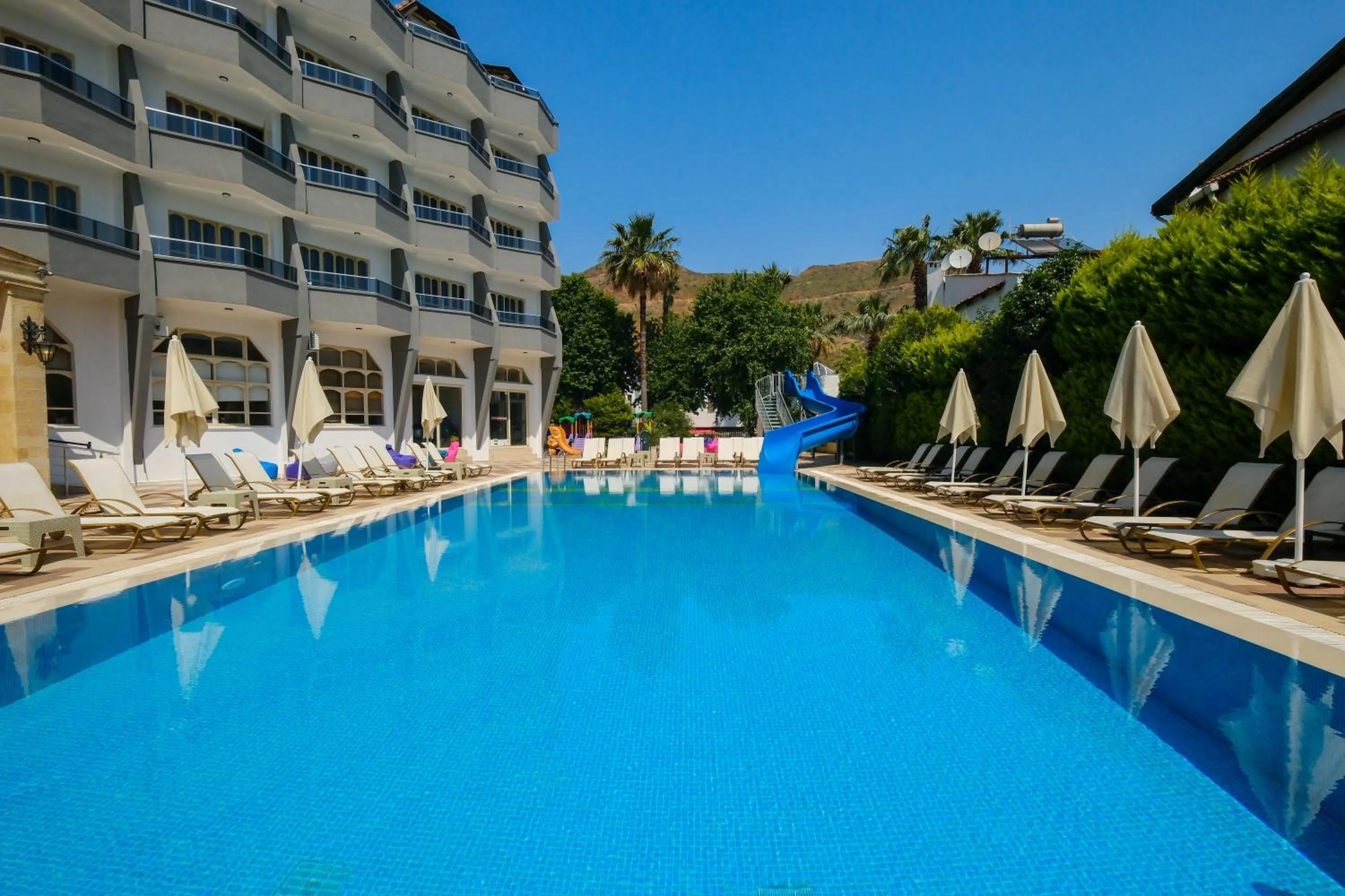 Swimming pool in Club Selen icmeler