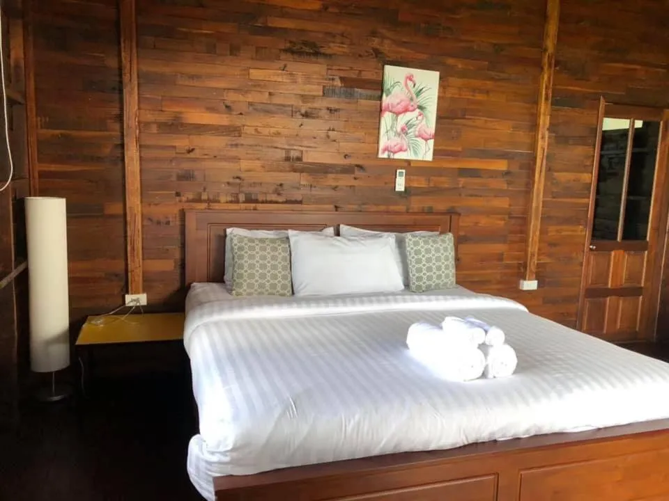 Bed in Itsara bungalow