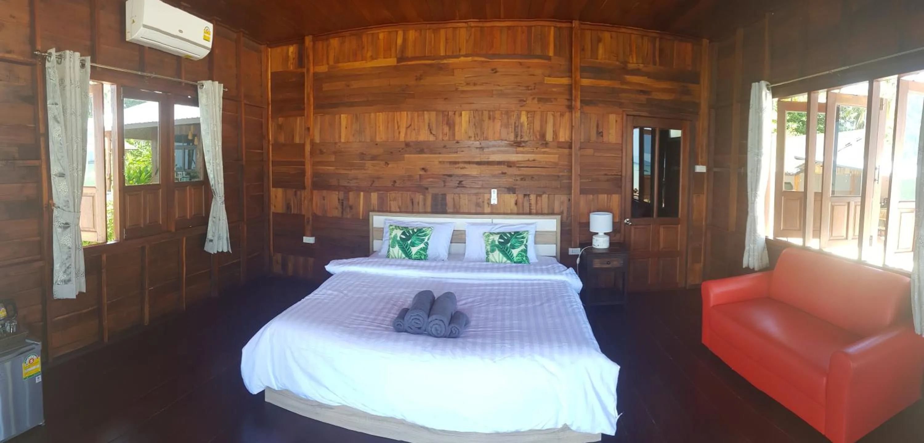 Bed in Itsara bungalow