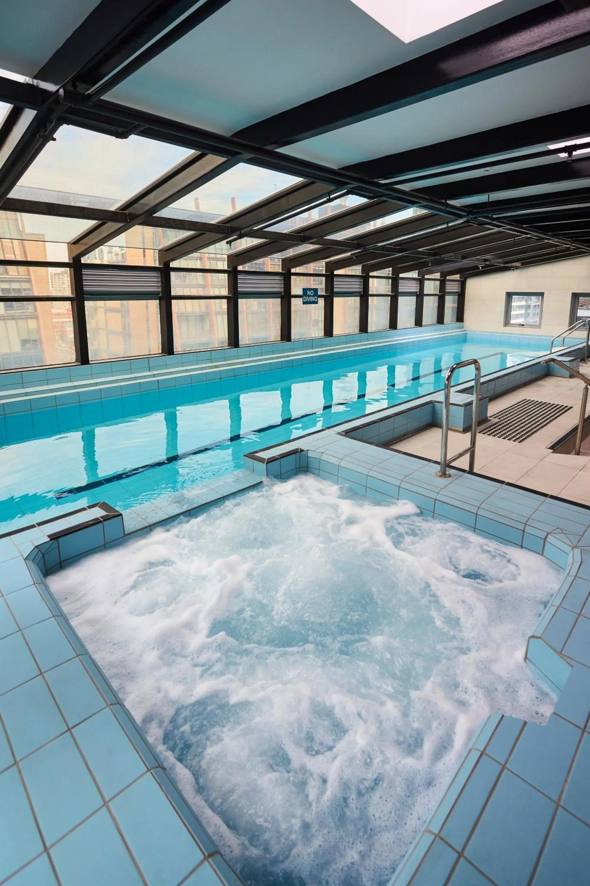 Hot Tub in Brady Apartment Hotel Flinders Street