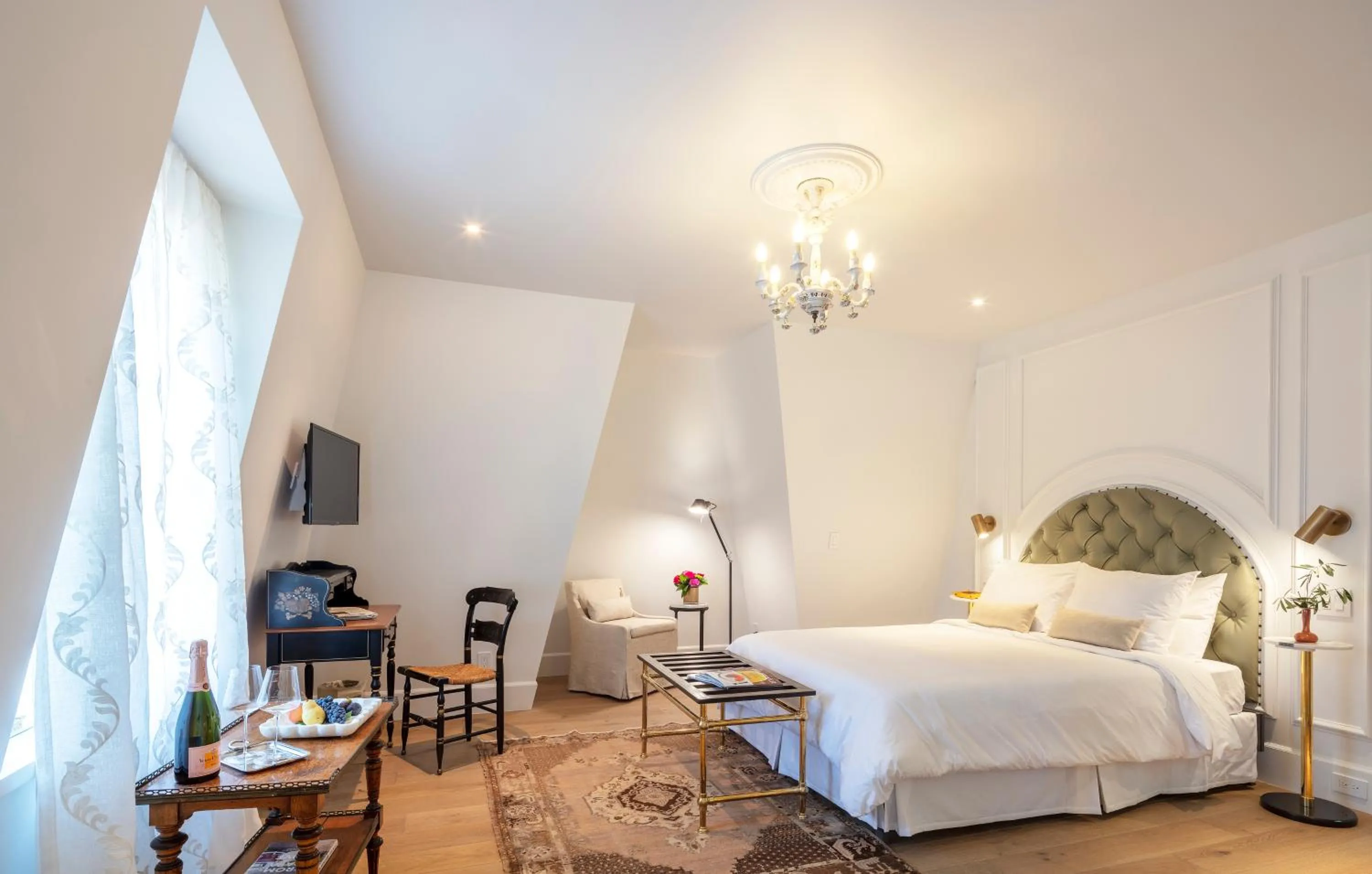 Photo of the whole room, Bed in The Francis House