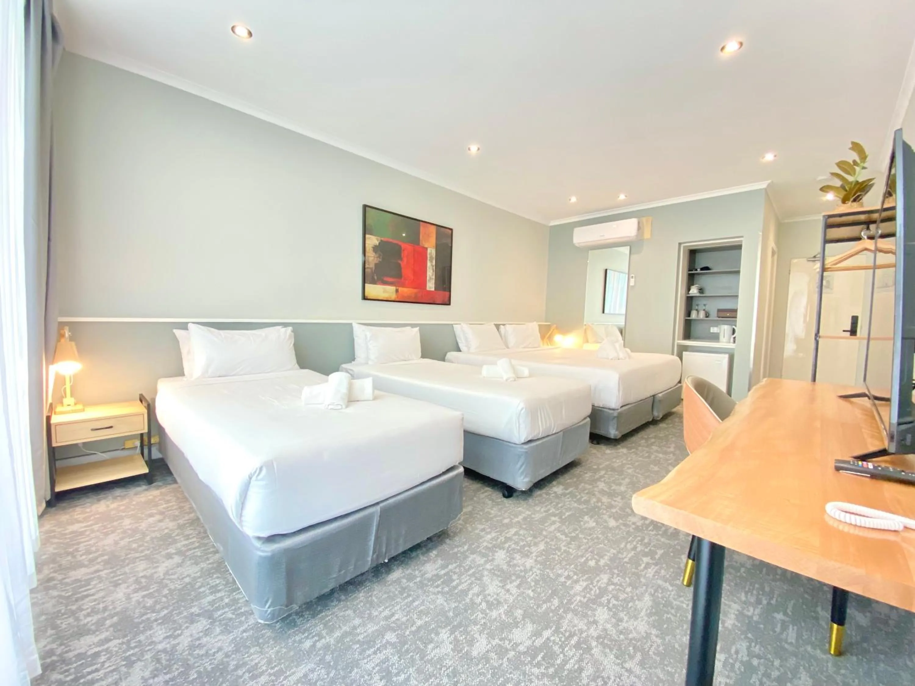 Bedroom, Bed in The Parkmore Hotel