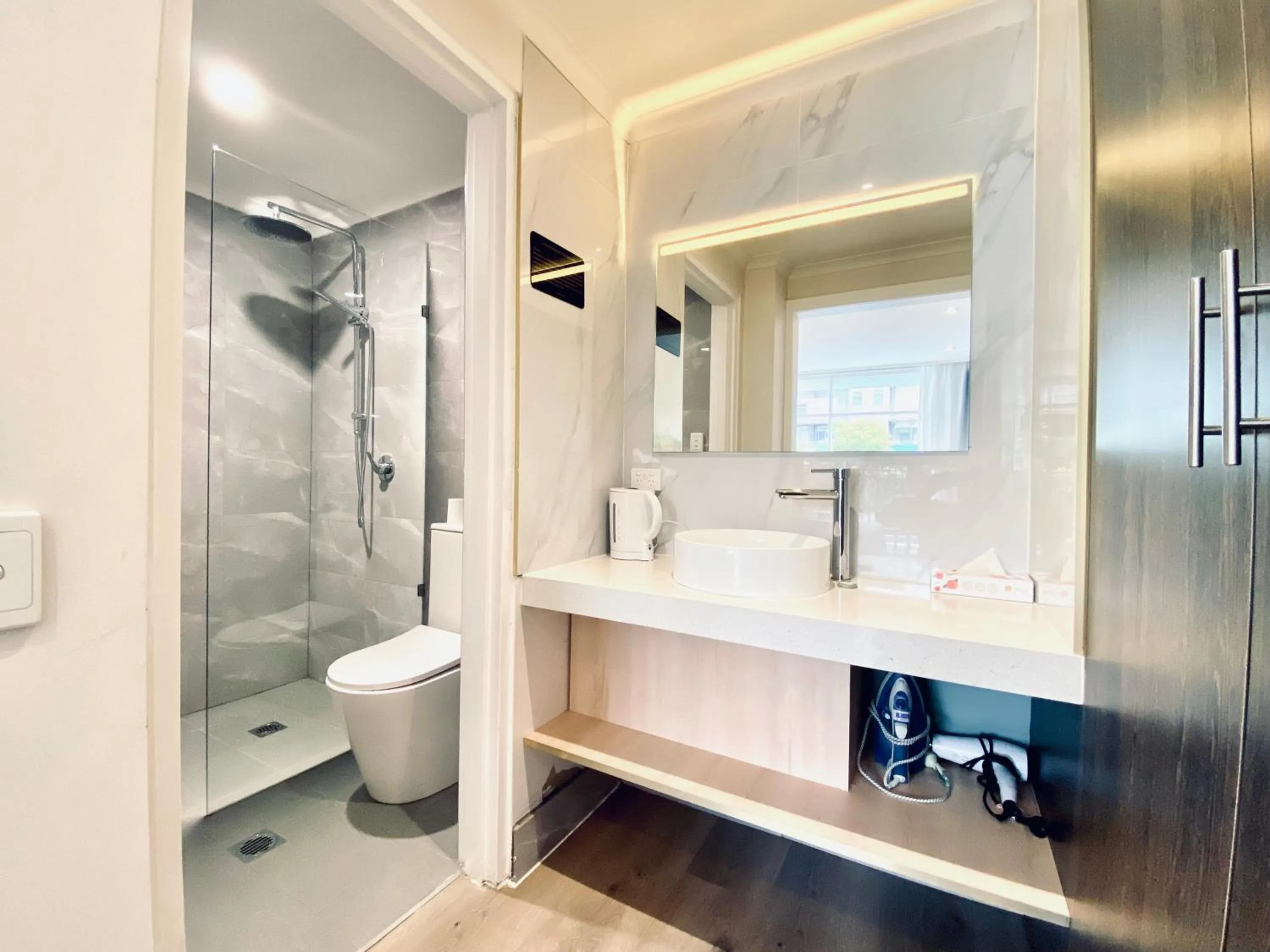 Bathroom in The Parkmore Hotel