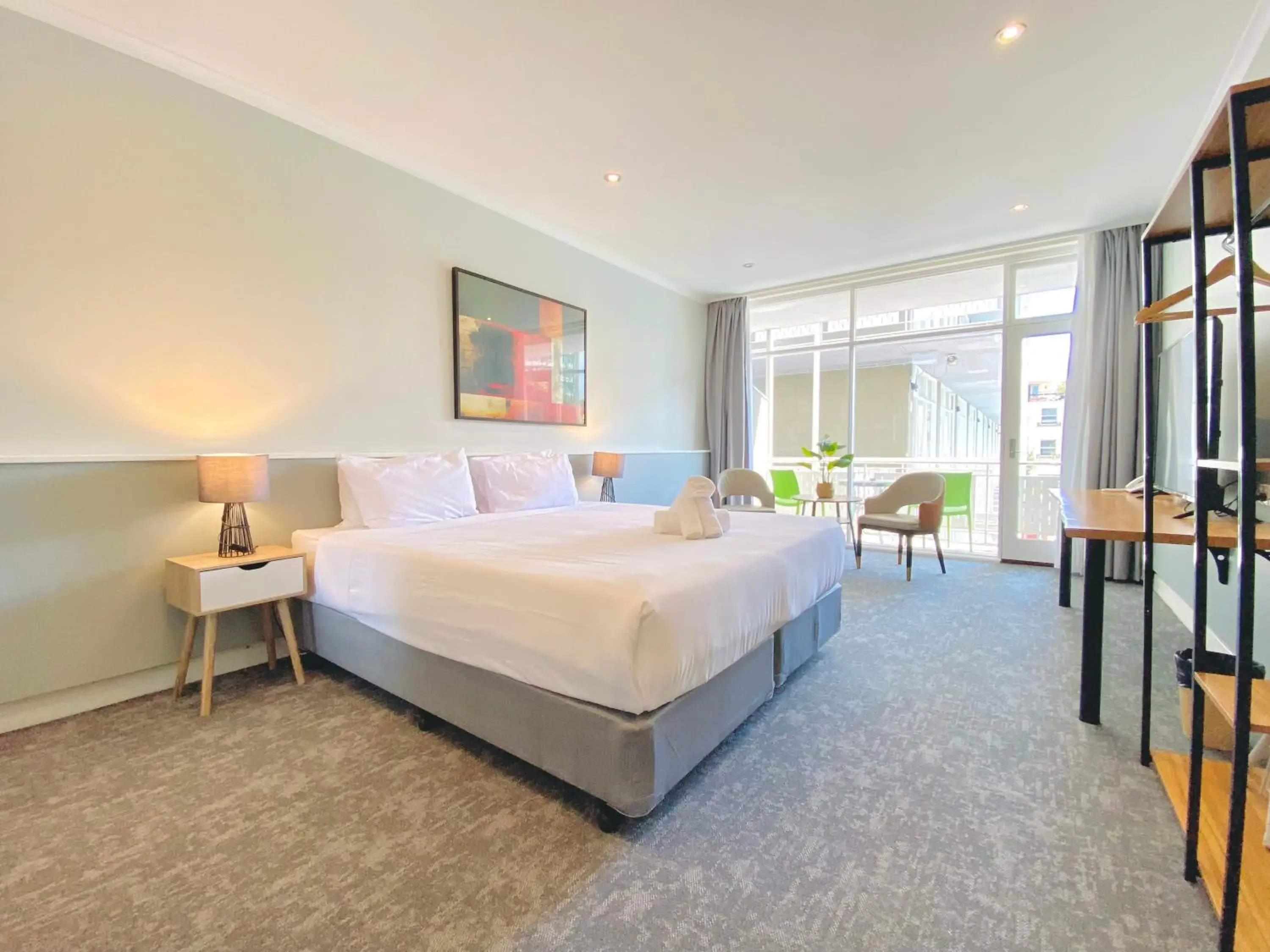 Superior King Room in Park Inn by Radisson Melbourne Carlton Superior King Room in Park Inn by Radisson Melbourne Carlton