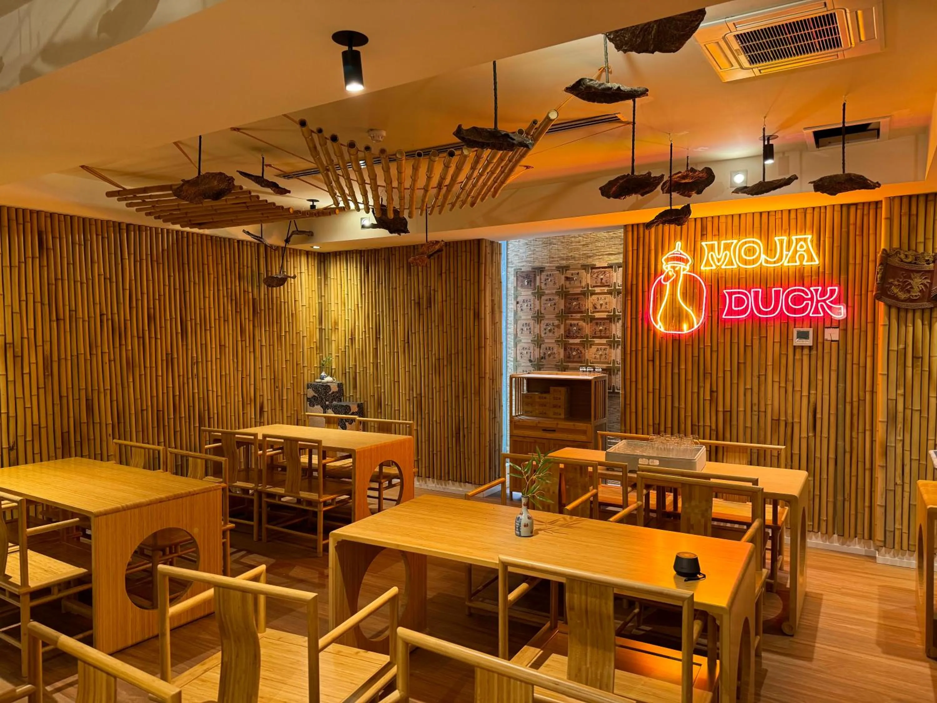 Restaurant/places to eat in The Parkmore Hotel