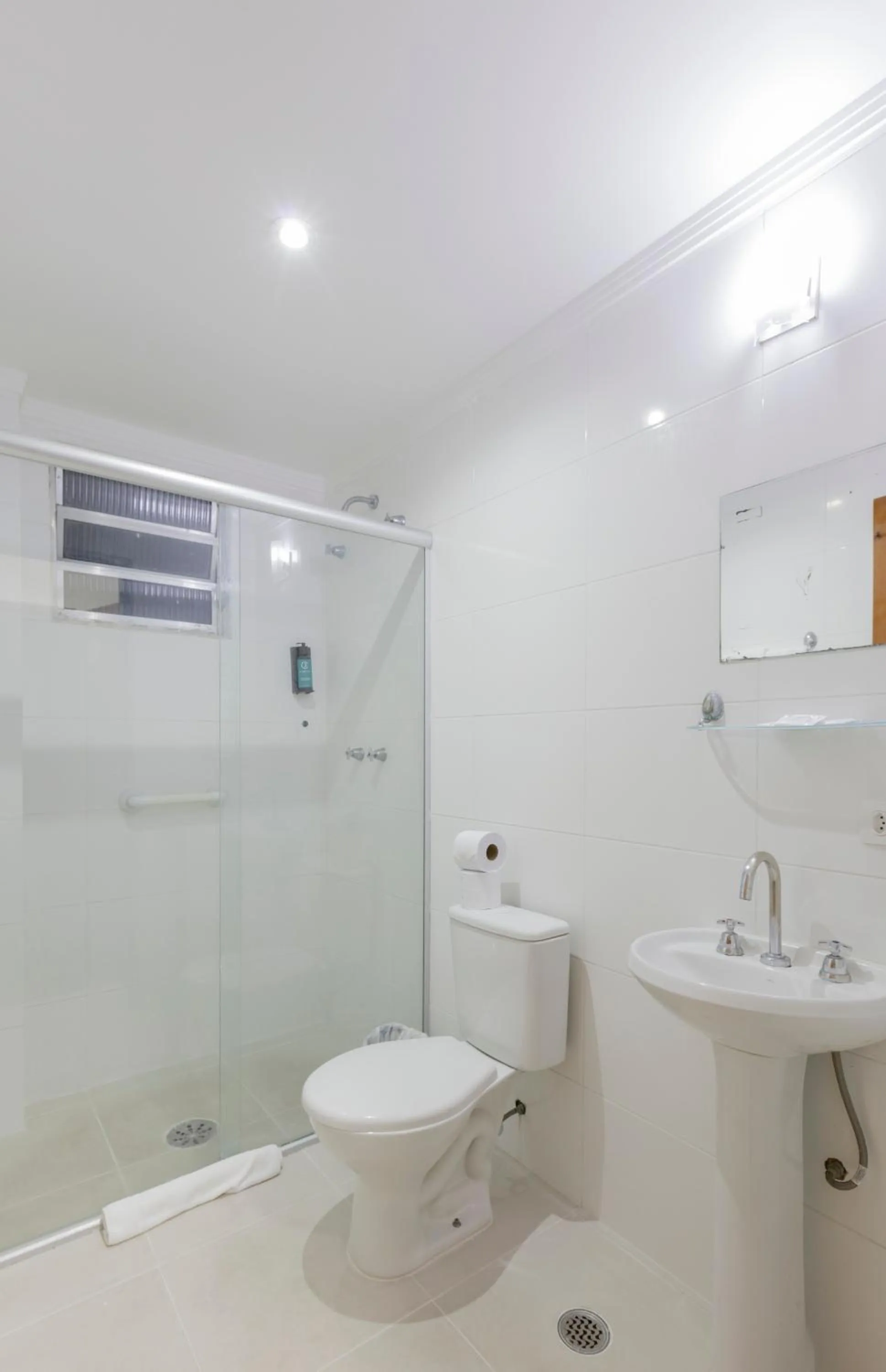 Bathroom in Cardim Plaza Hotel