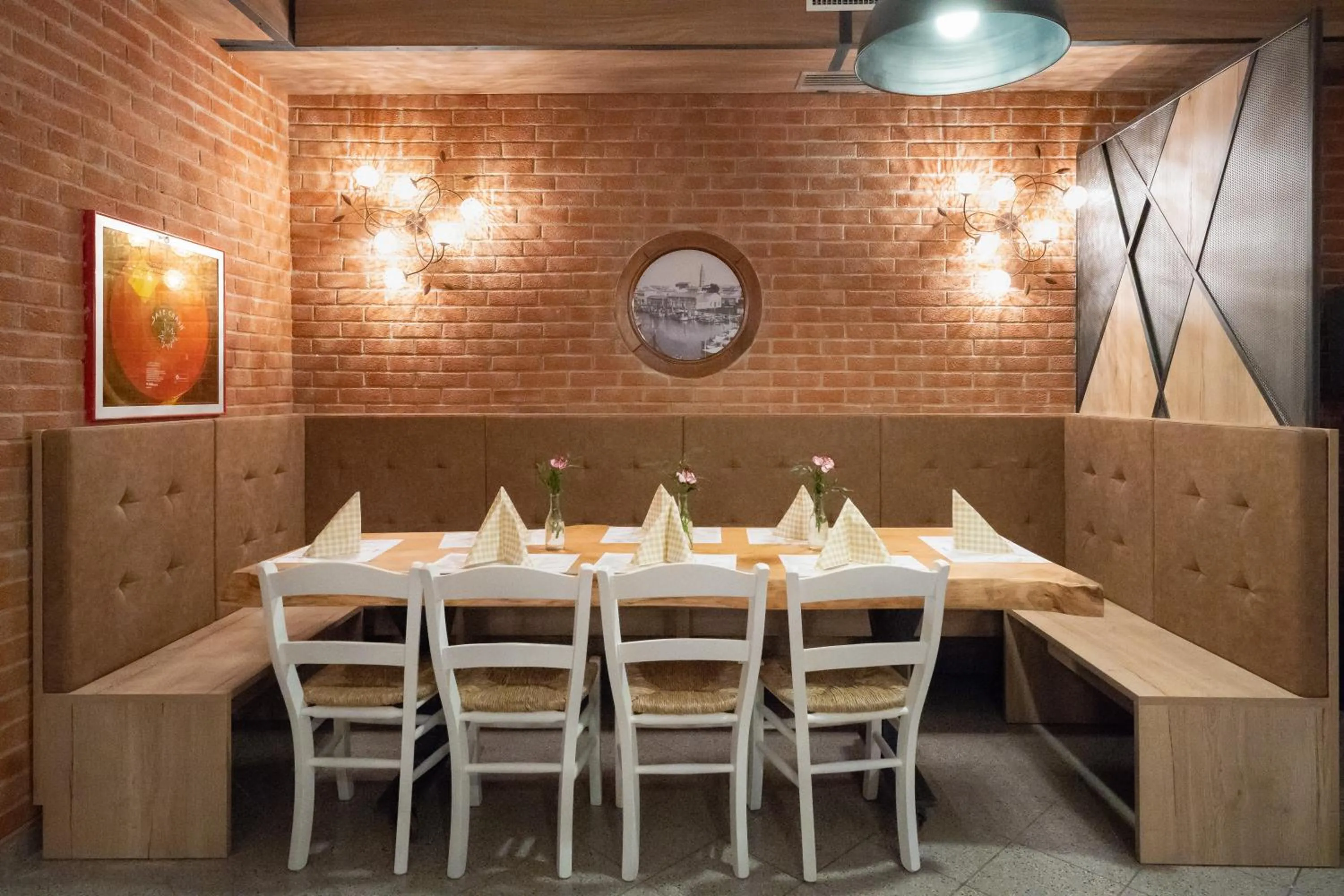 Restaurant/places to eat in Hotel Esperia