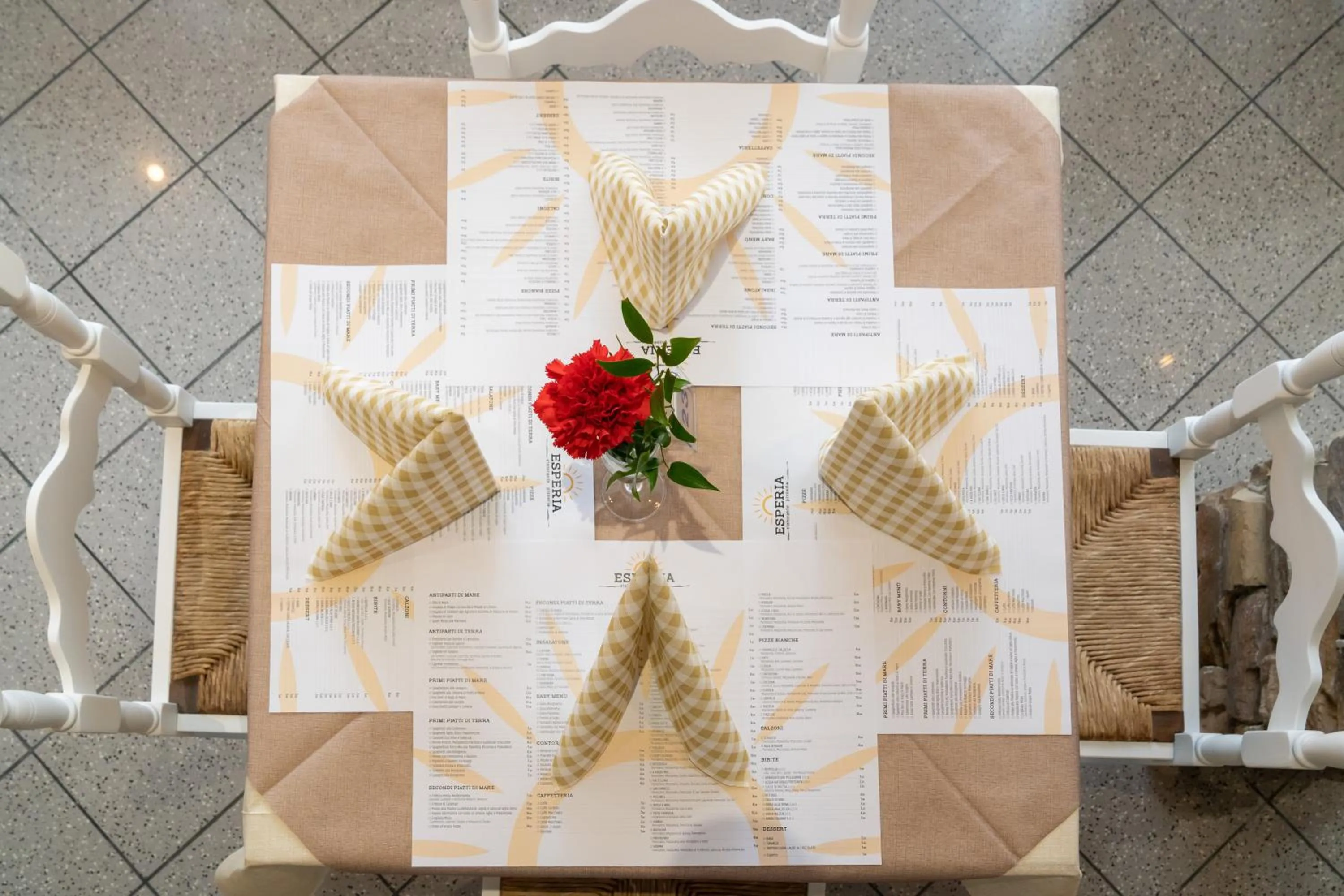 Restaurant/places to eat in Hotel Esperia