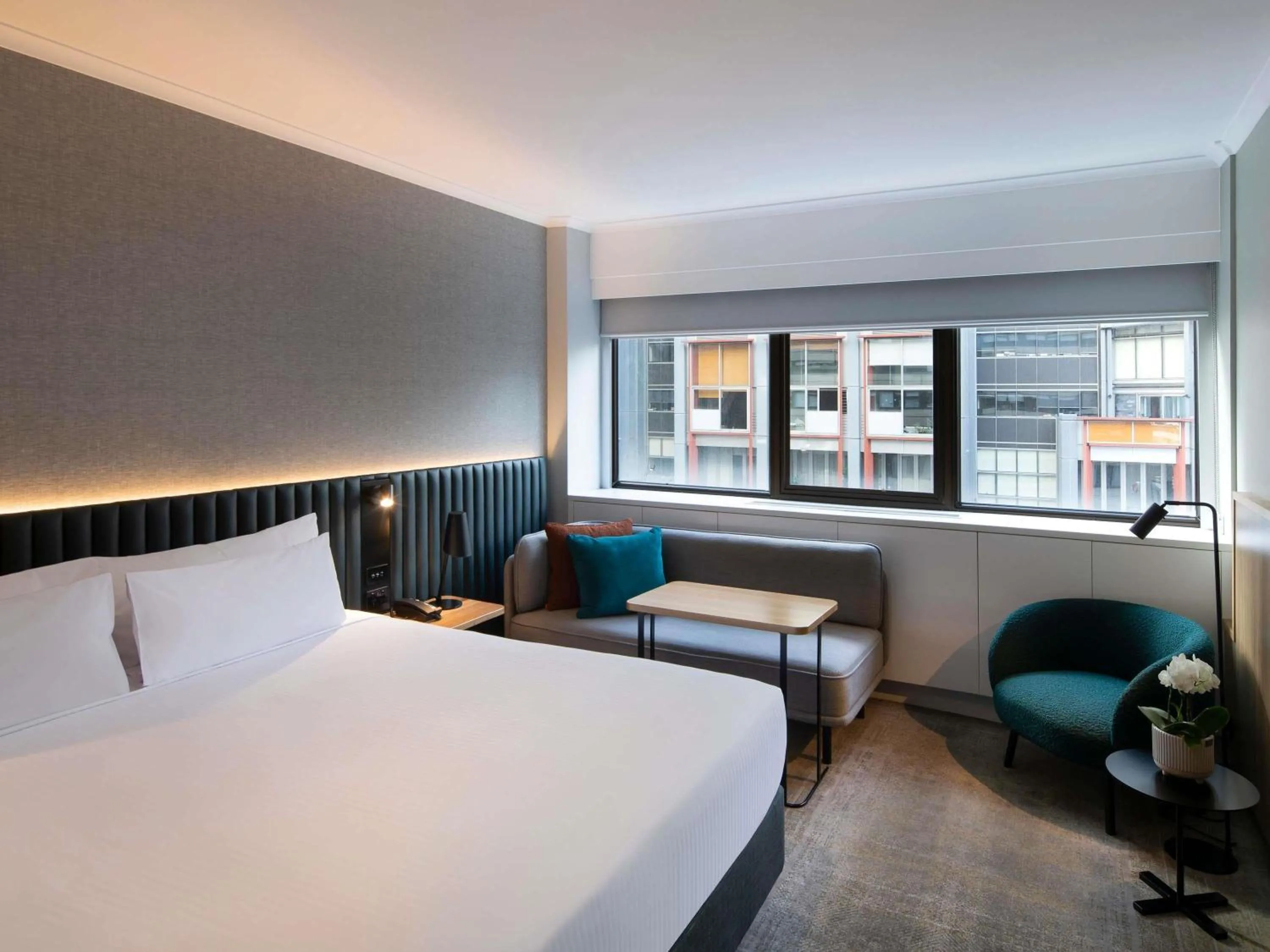 Bedroom, Bed in Novotel Sydney City Centre