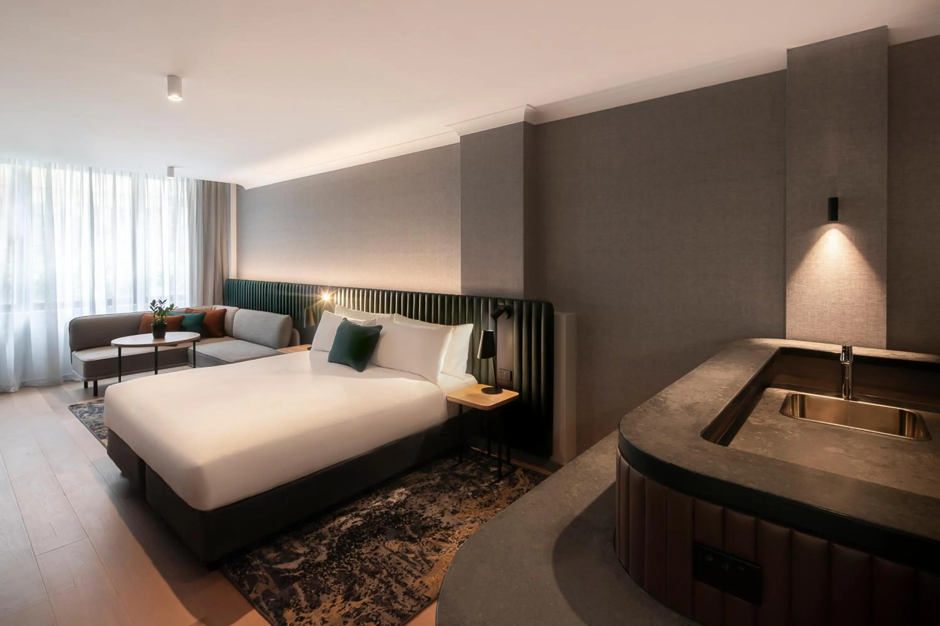 Bedroom, Bed in Novotel Sydney City Centre