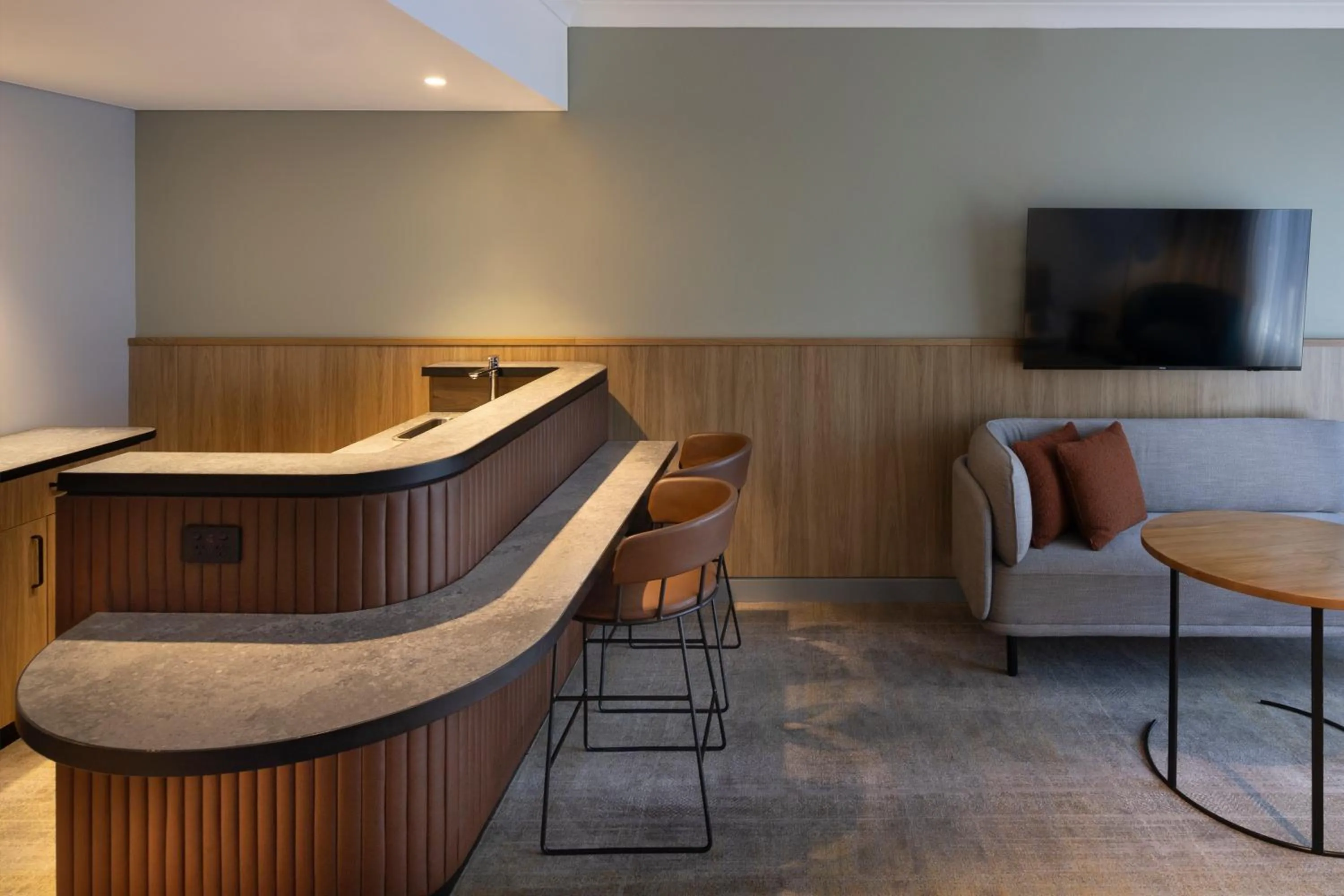 Living room in Novotel Sydney City Centre