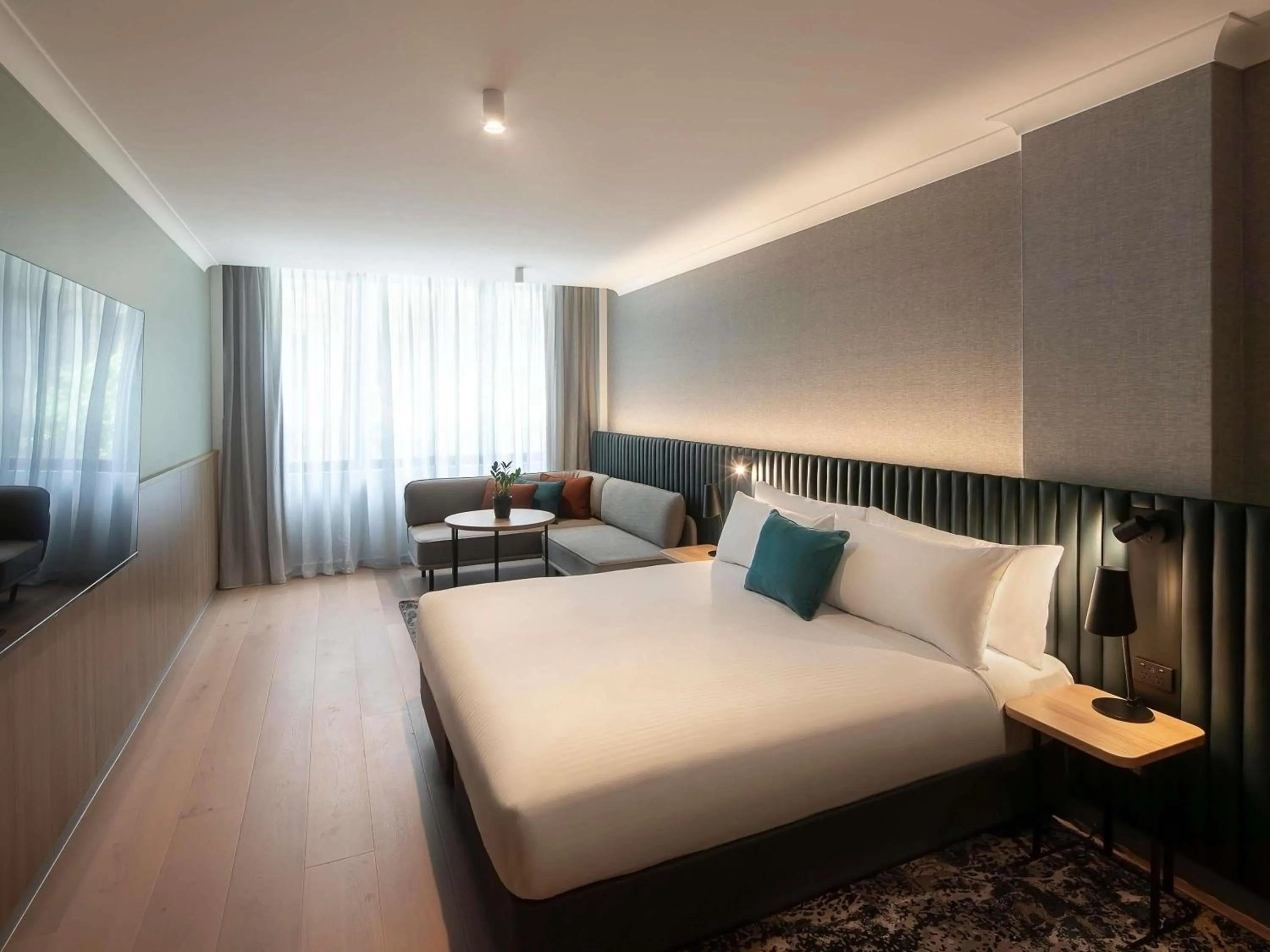 Bedroom, Bed in Novotel Sydney City Centre