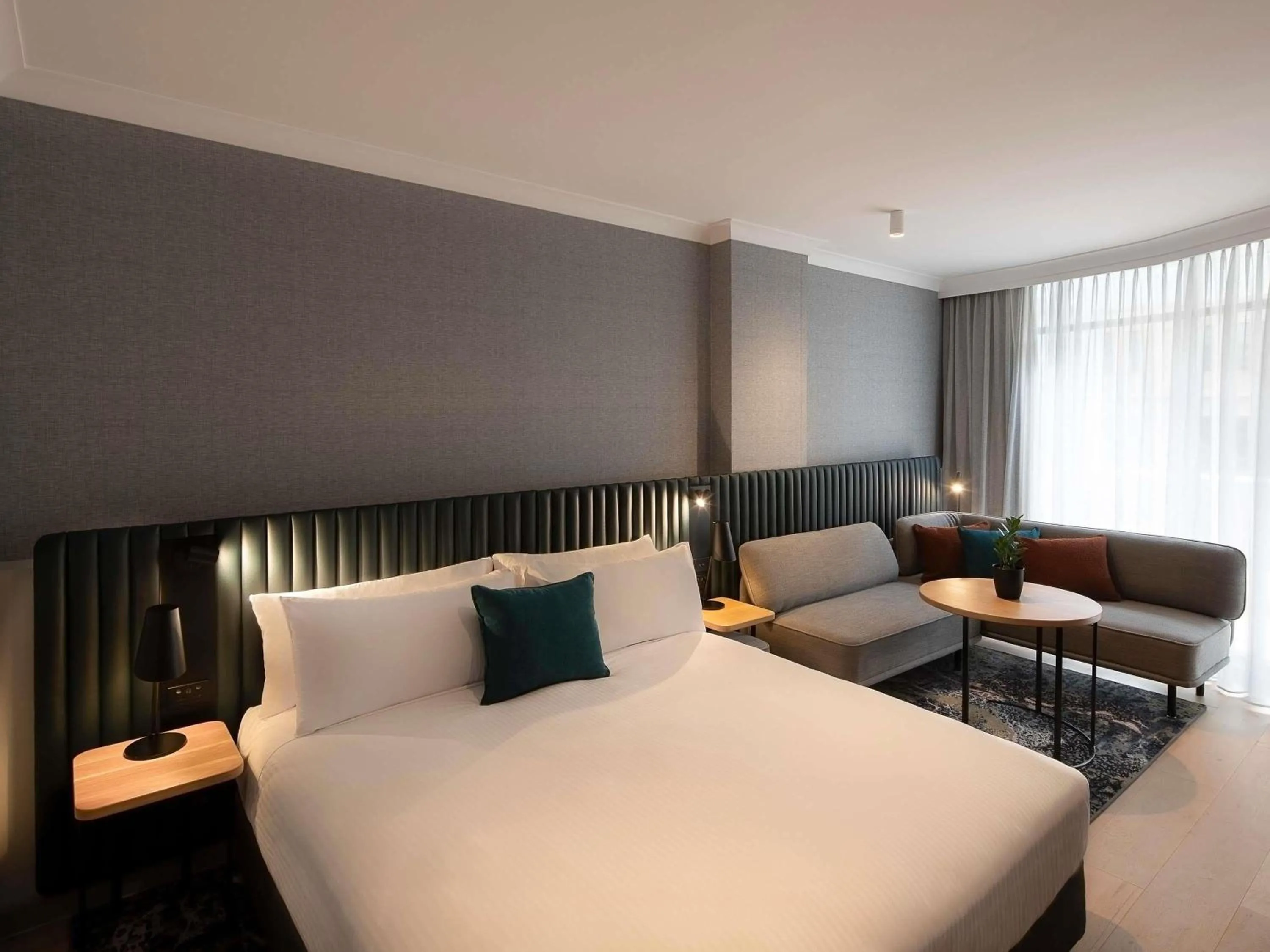 Bedroom, Bed in Novotel Sydney City Centre